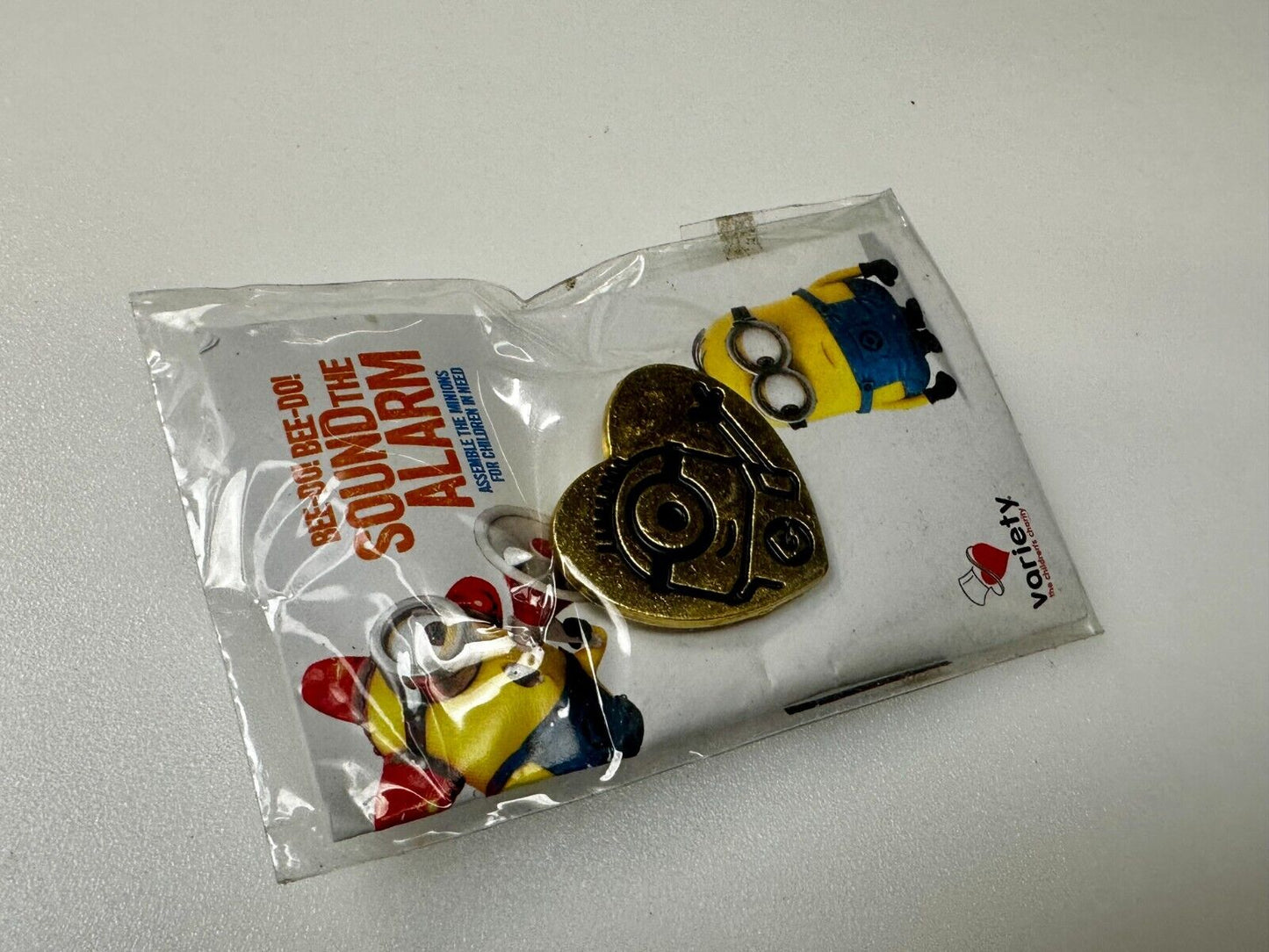 Bee-Do Despicable Me Minion Stuart Kevin Heart Pin by Variety Childrens Hospital