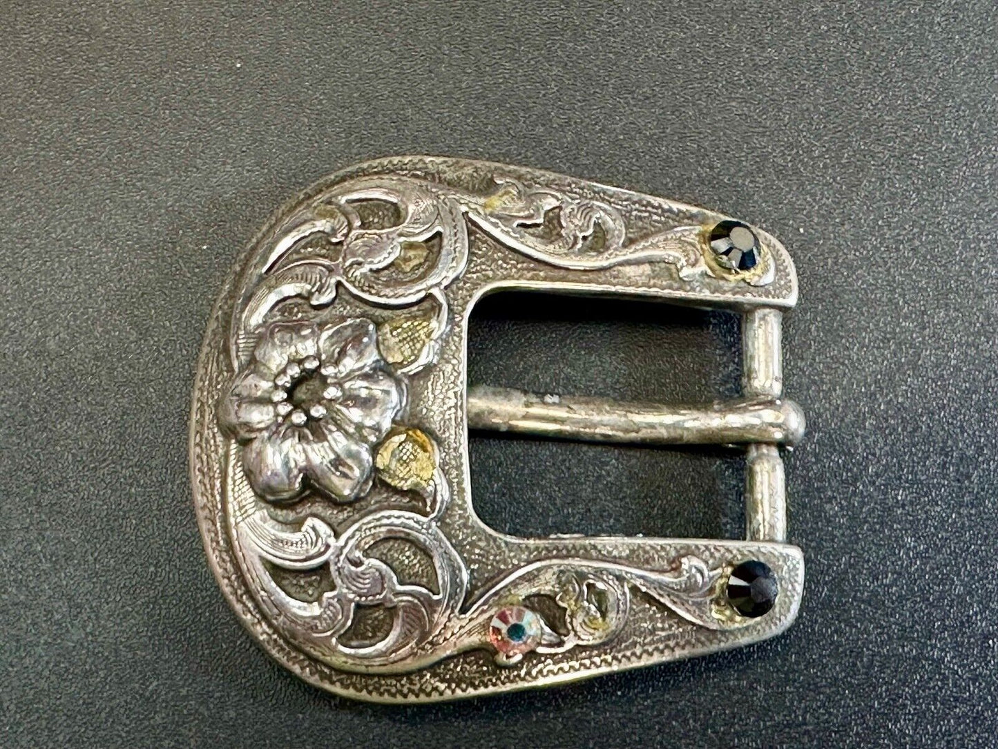 2" wide, silver tone ranger style cowgirls belt buckle