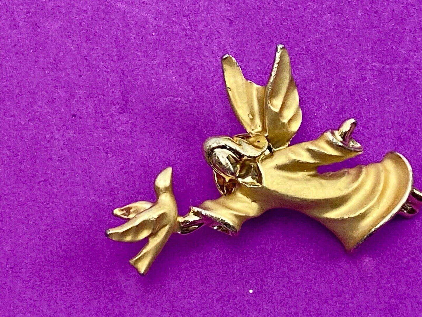 Vintage Christmas Angel Holding Bird Dove? Brooch Pin Gold Tone GiGi Giusti