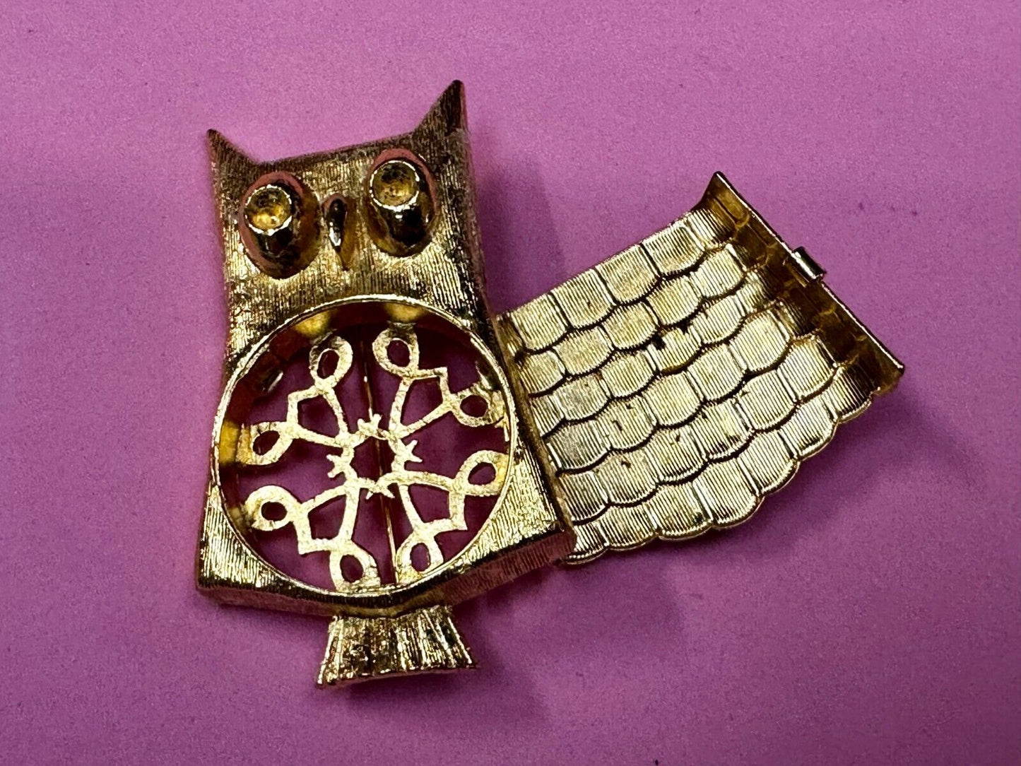 Beautiful Owl Perfume Glace Gold Tone Brooch Pin Signed by Avon