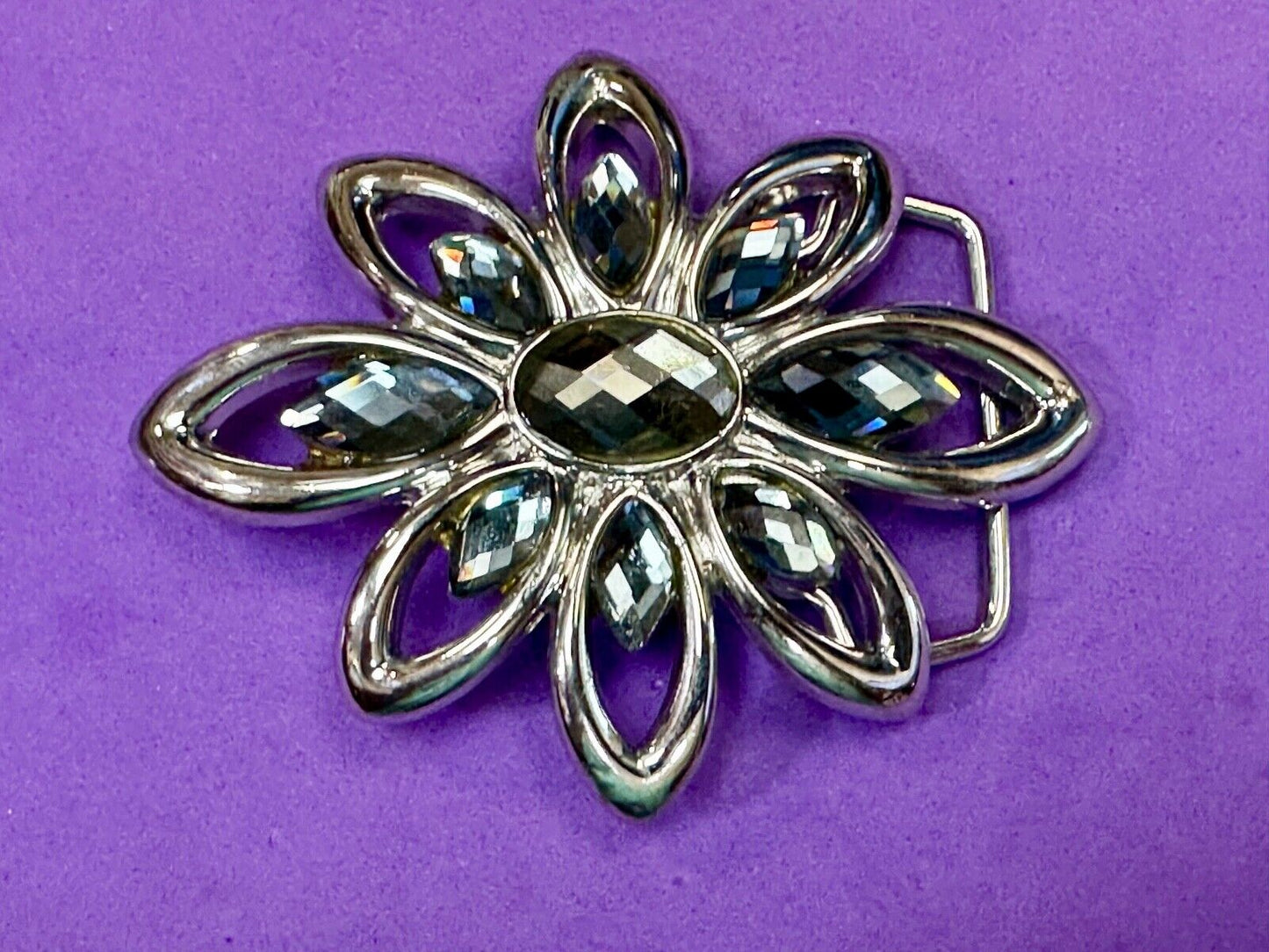 Beautiful Flower theme cutout A240 rhinestone belt buckle