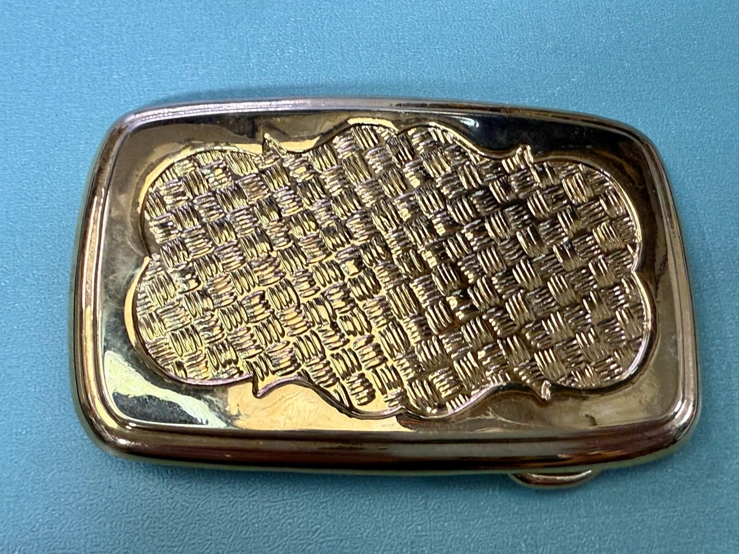 Basket Weave Mesh Pattern on Gold Color Western Style Belt Buckle