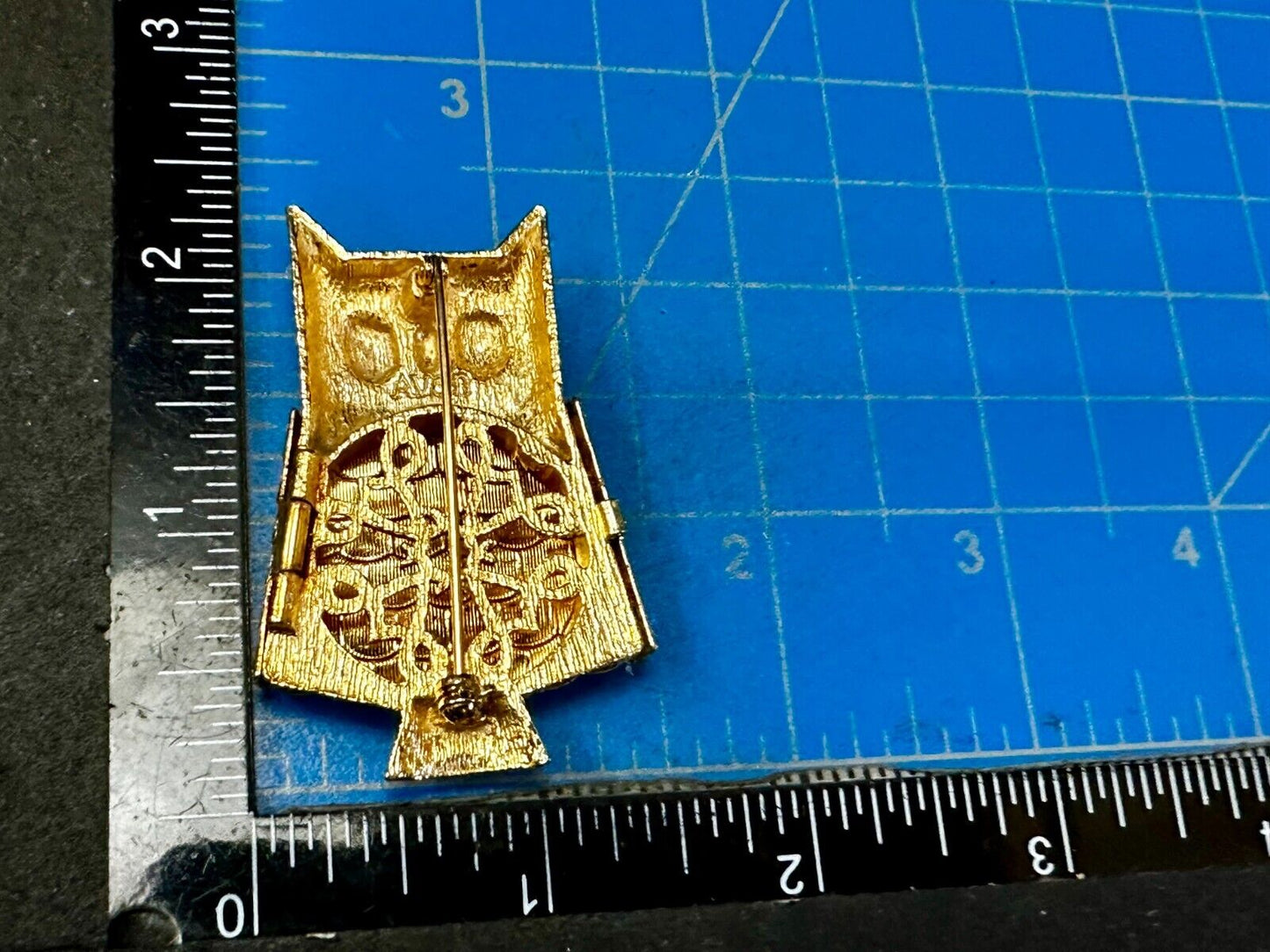 Beautiful Owl Perfume Glace Gold Tone Brooch Pin Signed by Avon