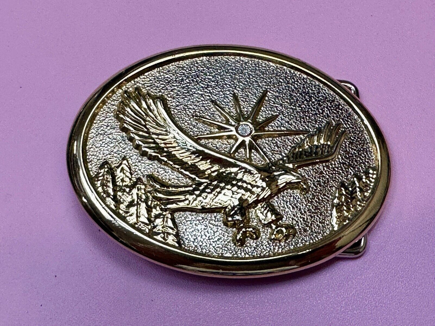 USA Patriotic flying classic Bald Eagle with sun starburst belt buckle
