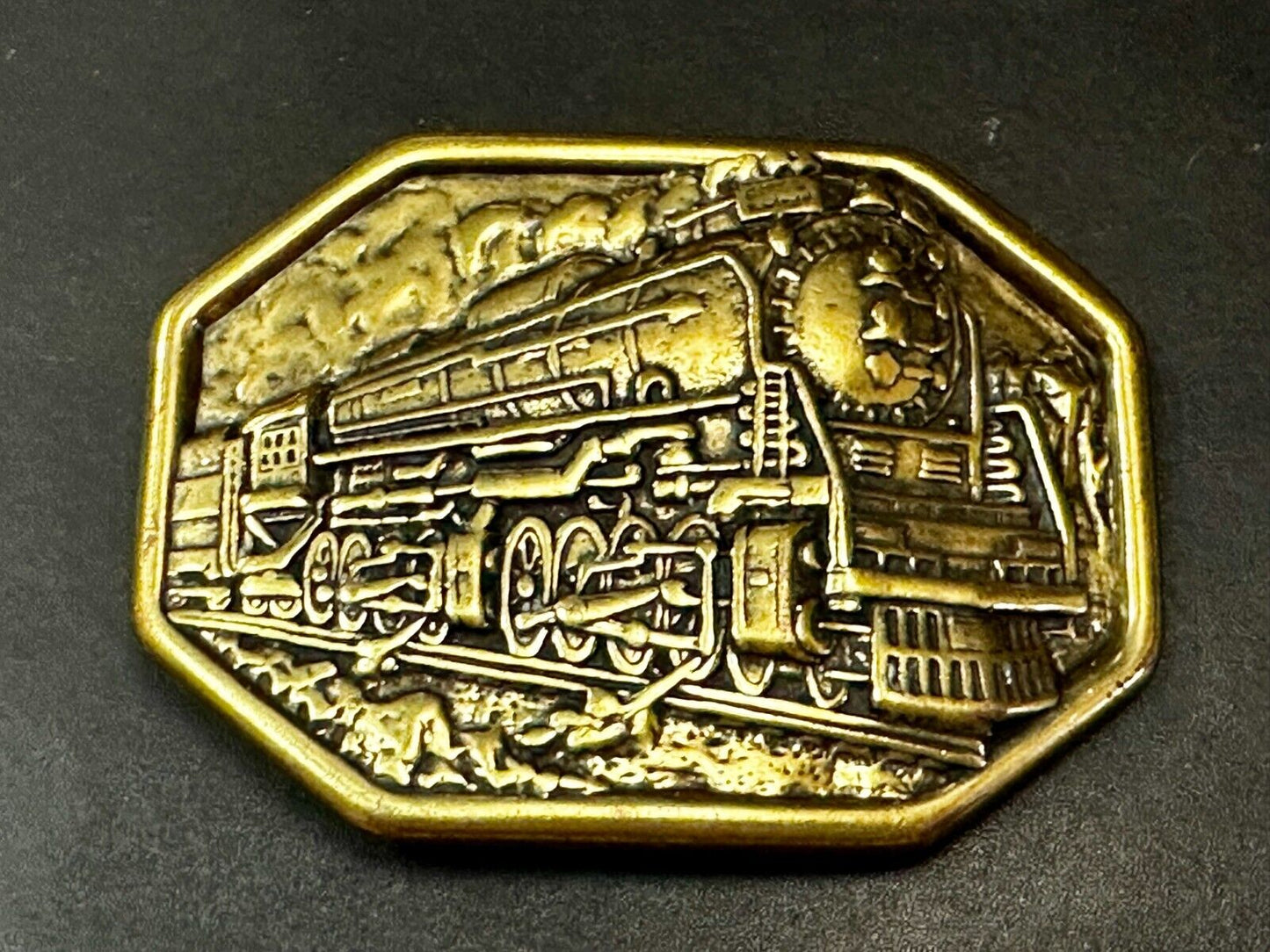 Train Rail Road Collectors Vtg. Avon Brand Brass Tone Steam Engine Belt Buckle