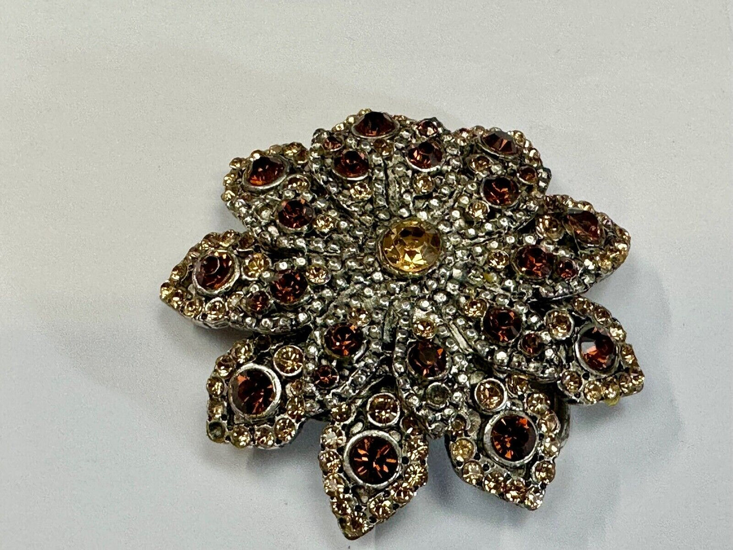 Beautiful rhinestone accented star shaped ornate belt buckle - missing stone