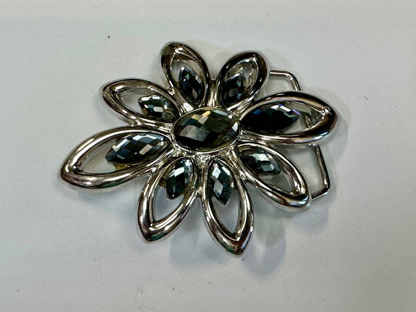 Beautiful Flower theme cutout A240 rhinestone belt buckle