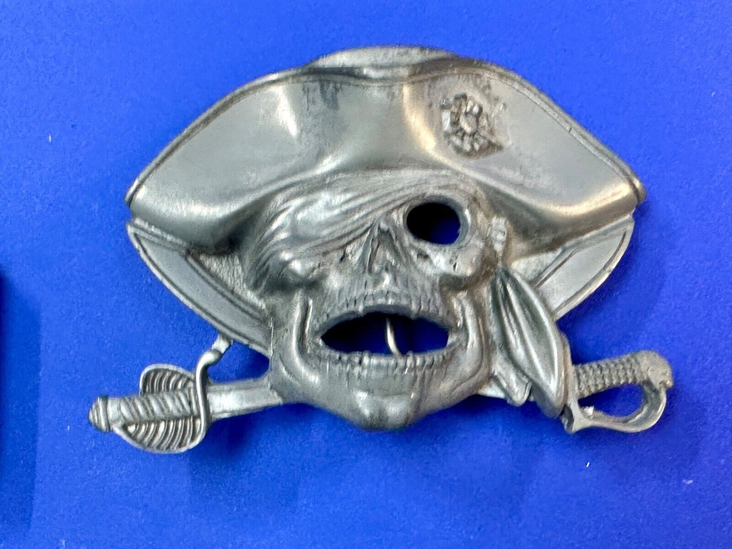 VINTAGE 1997 **PIRATE SKULL** FANTASY ARTWORK PEWTER BELT BUCKLE