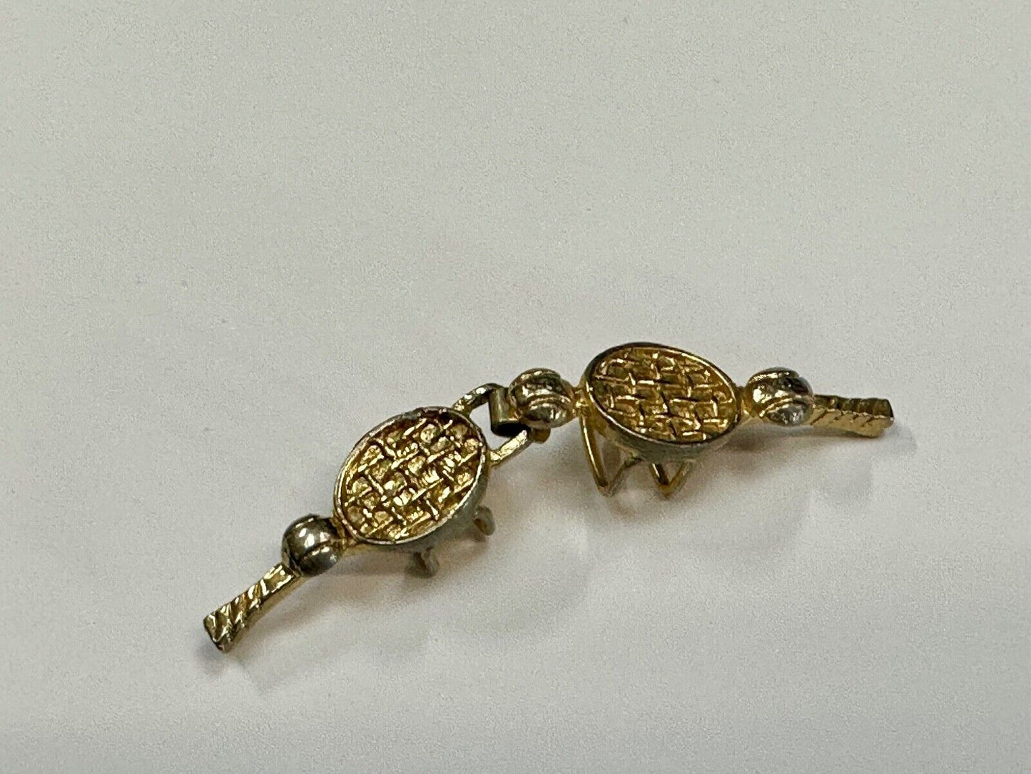 Tennis Raquette Vintage Two-piece interlocking gold tone belt buckle