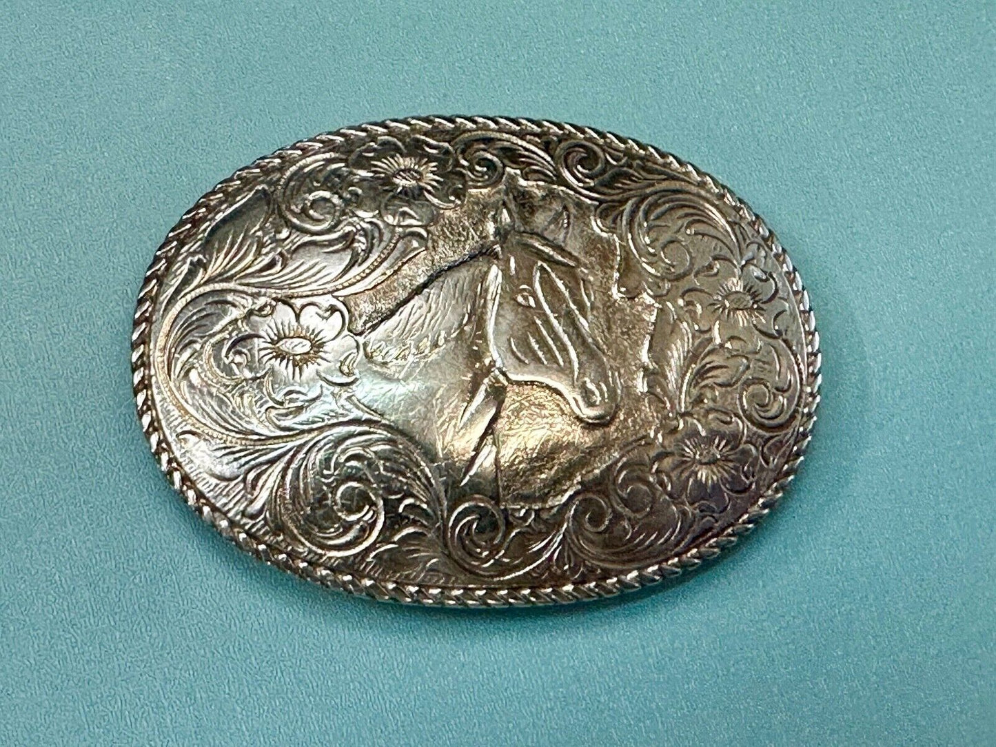Beautiful large ornate HORSE BUST HEAD on engraved flower swirl belt buckle