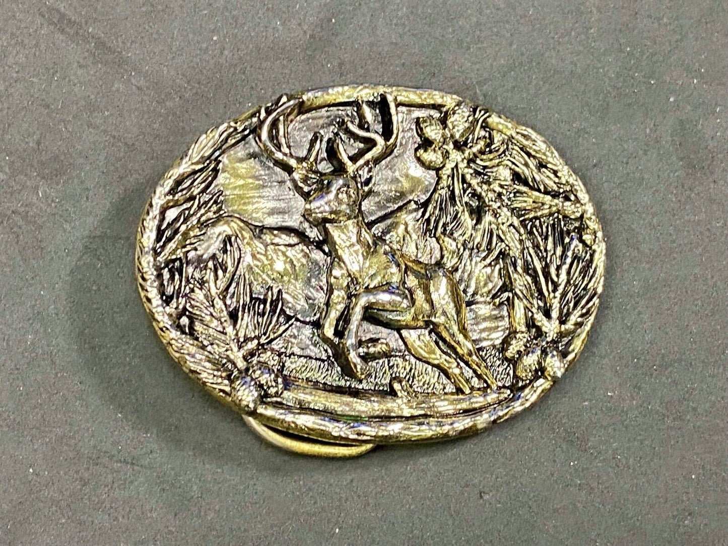 Vintage 1986 Running Buck Doe Or Deer In Nature With Large Antlers Belt Buckle