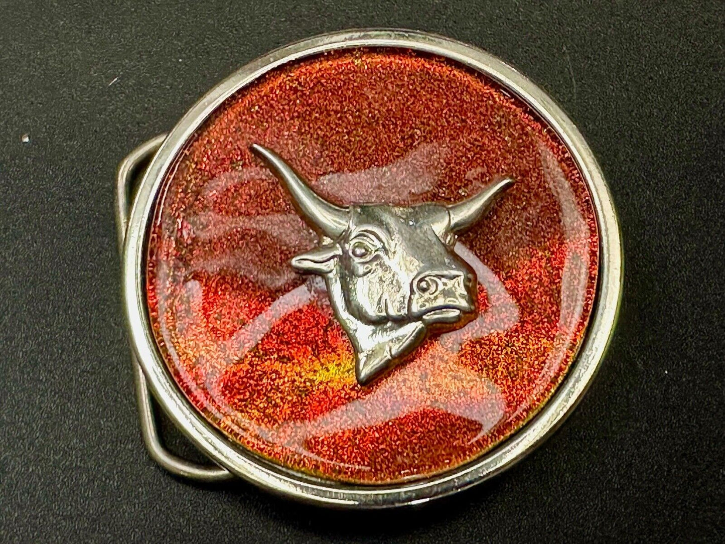 Texas Longhorn - Silver tone dimensional Steer on round retro red Belt Buckle