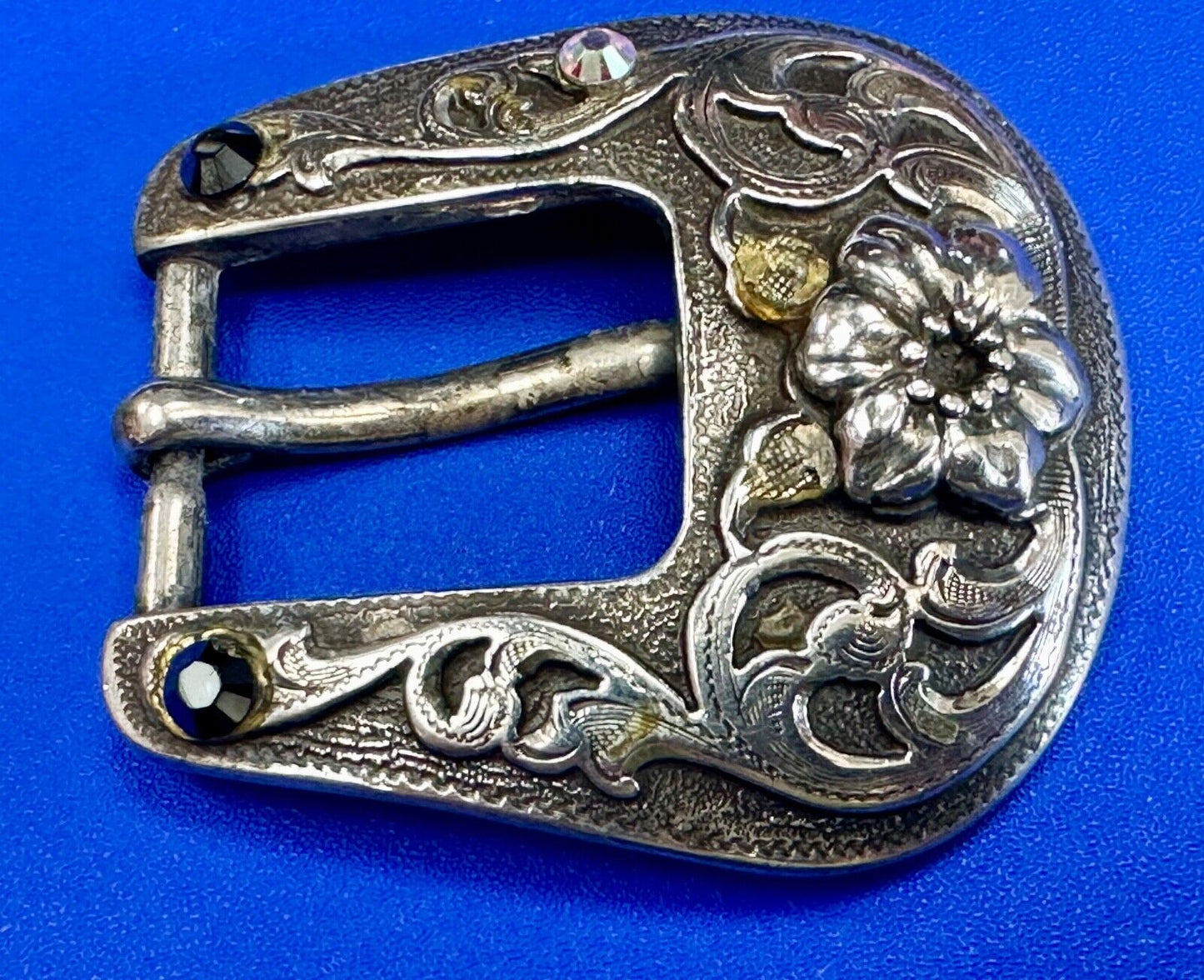 2" wide, silver tone ranger style cowgirls belt buckle