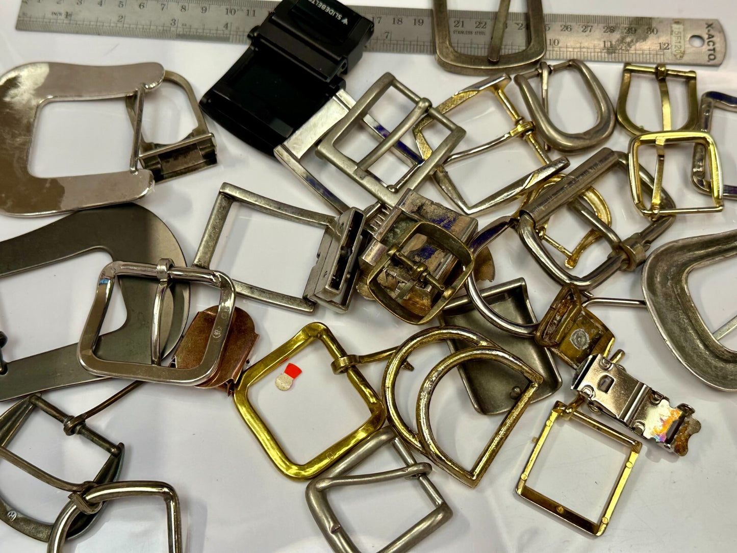 27 Piece Mixed Lot, Grab Bag - Resale Gifts! Vintage & Modern Belt Buckles