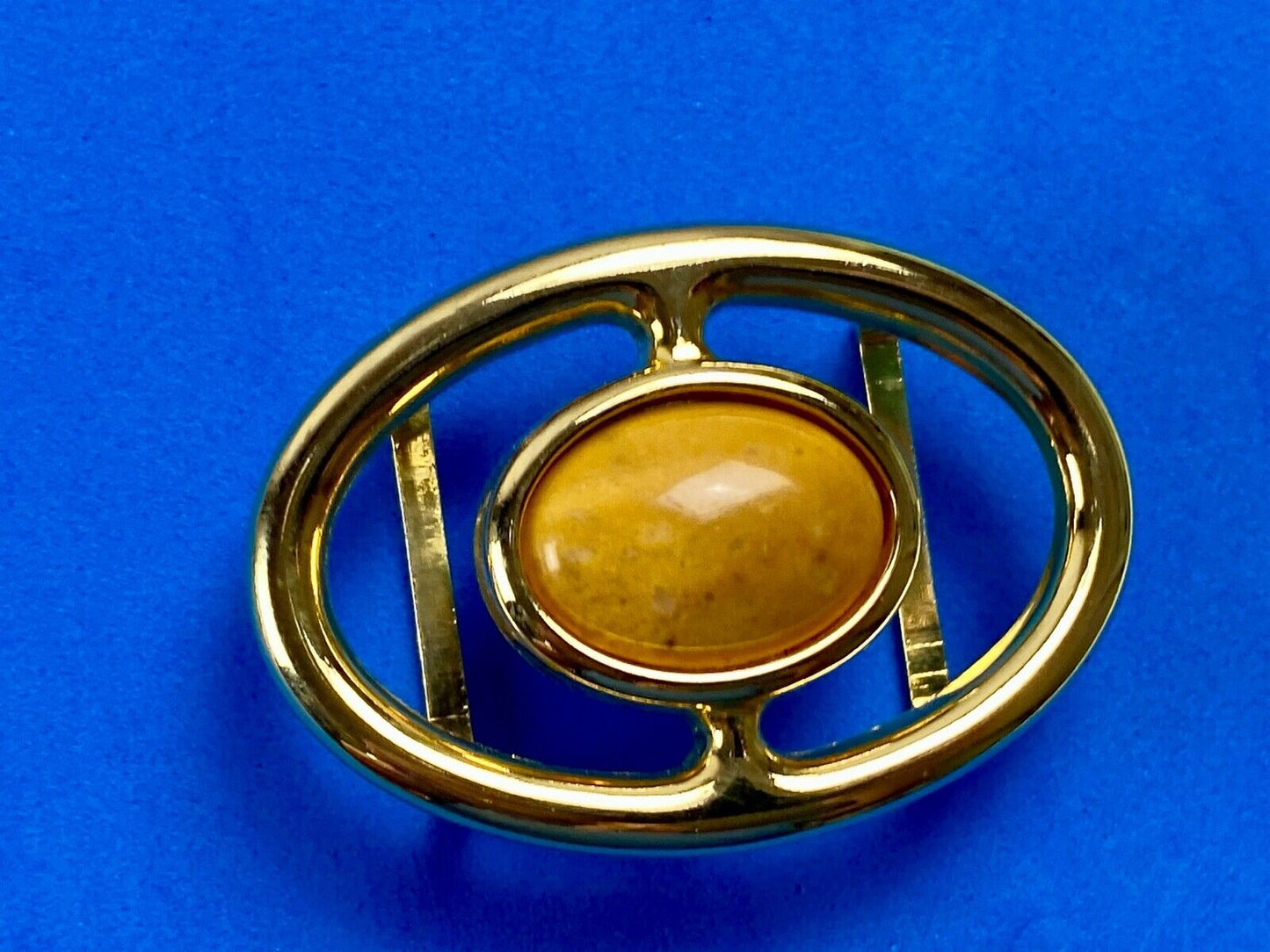 Vintage Beautiful stone centerpiece in brass belt buckle