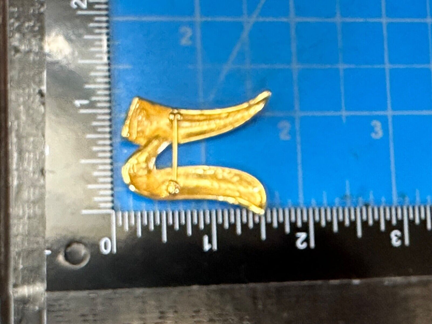 Abstract vintage Monet signed gold tone brooch pin