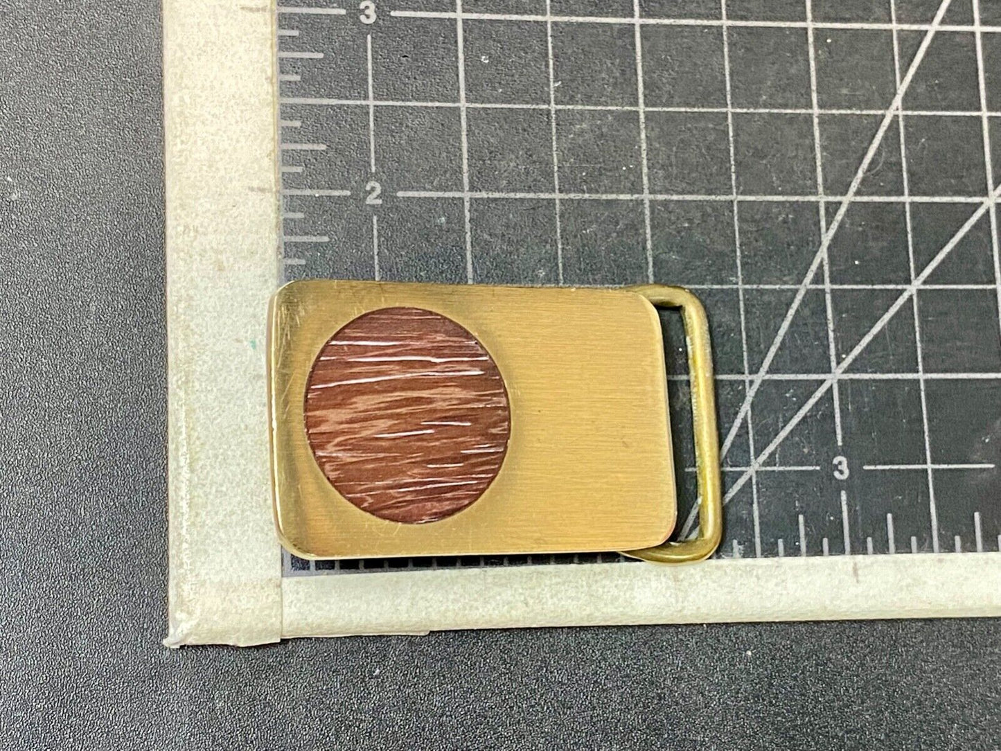 VINTAGE 1979 *WOOD INLAID (ROUND SHAPE)* SOLID BRASS BTS BELT BUCKLE
