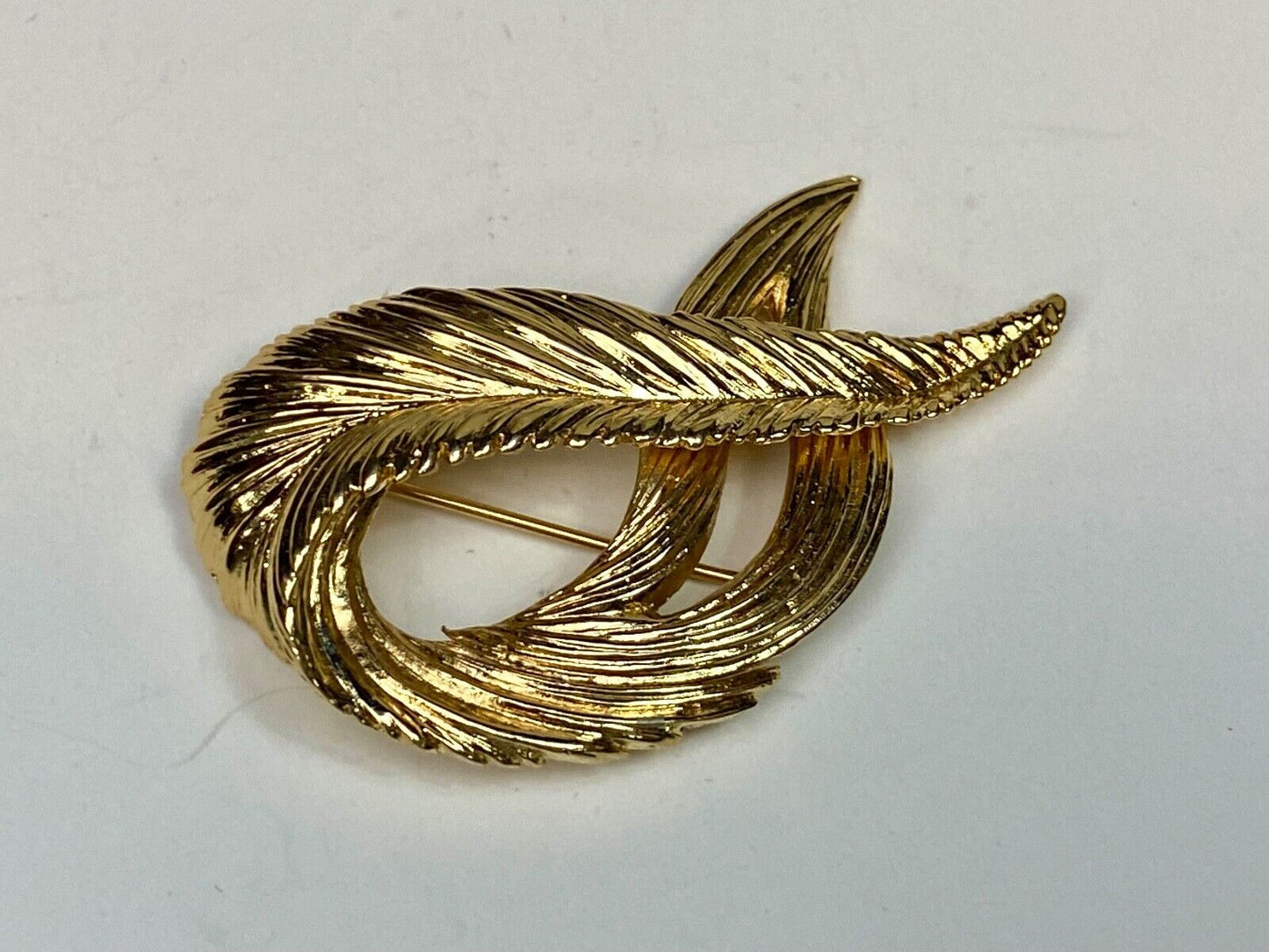 Swirl Feather Pattern Gold Tone Brooch Pin By Monet