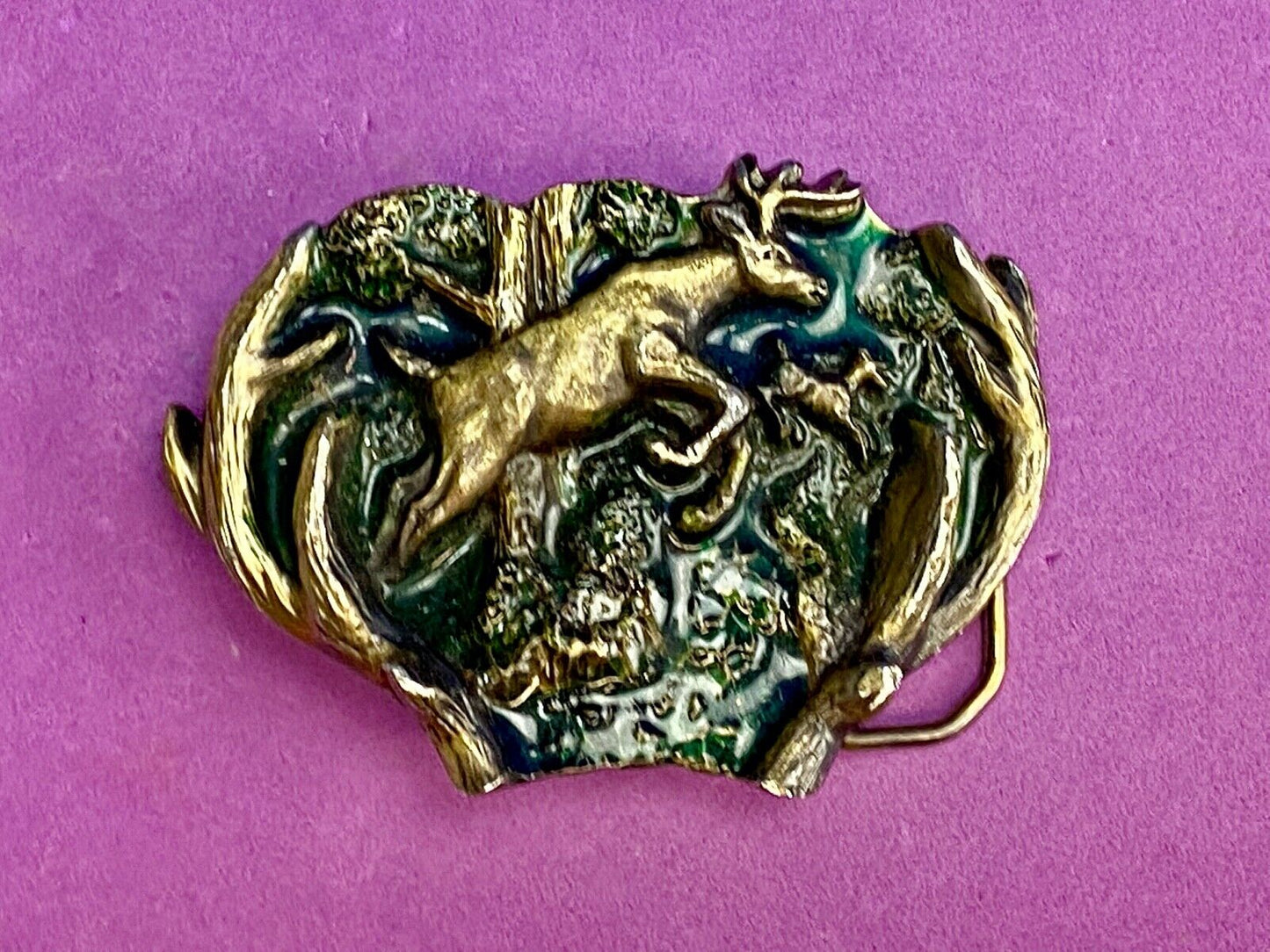 VINTAGE 1982 JUMPING DEER THROUGH ANTLERS - The Great American belt buckle Co.