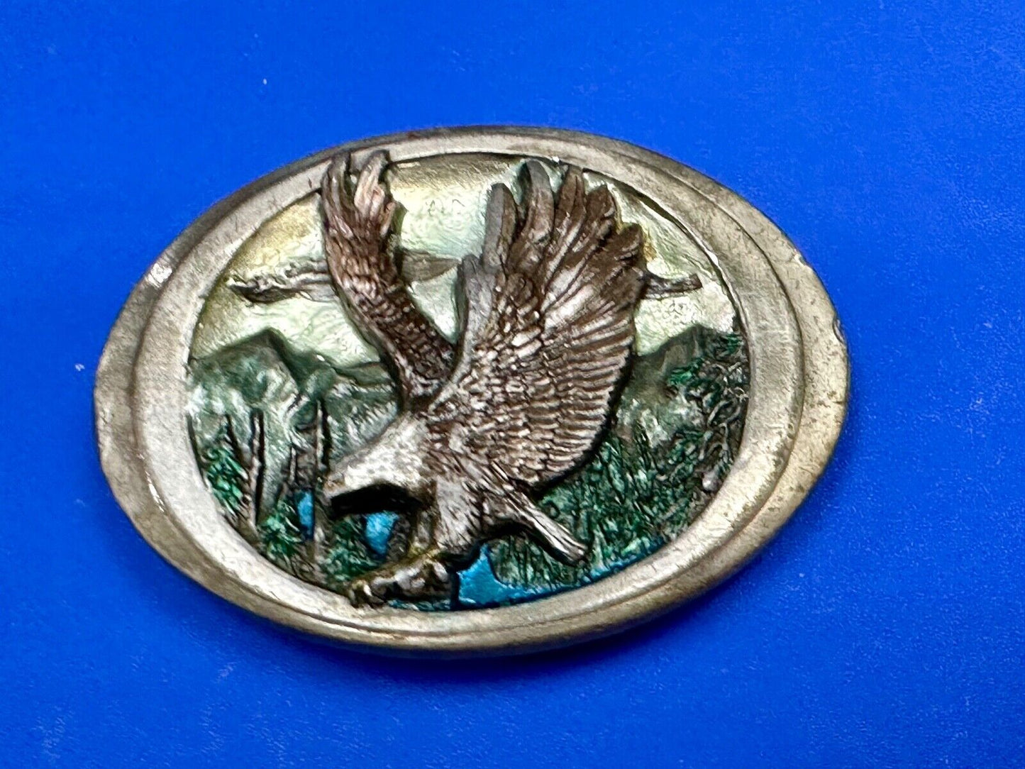 Beautiful patriotic flying eagle - Vintage 1988 C+J belt buckle