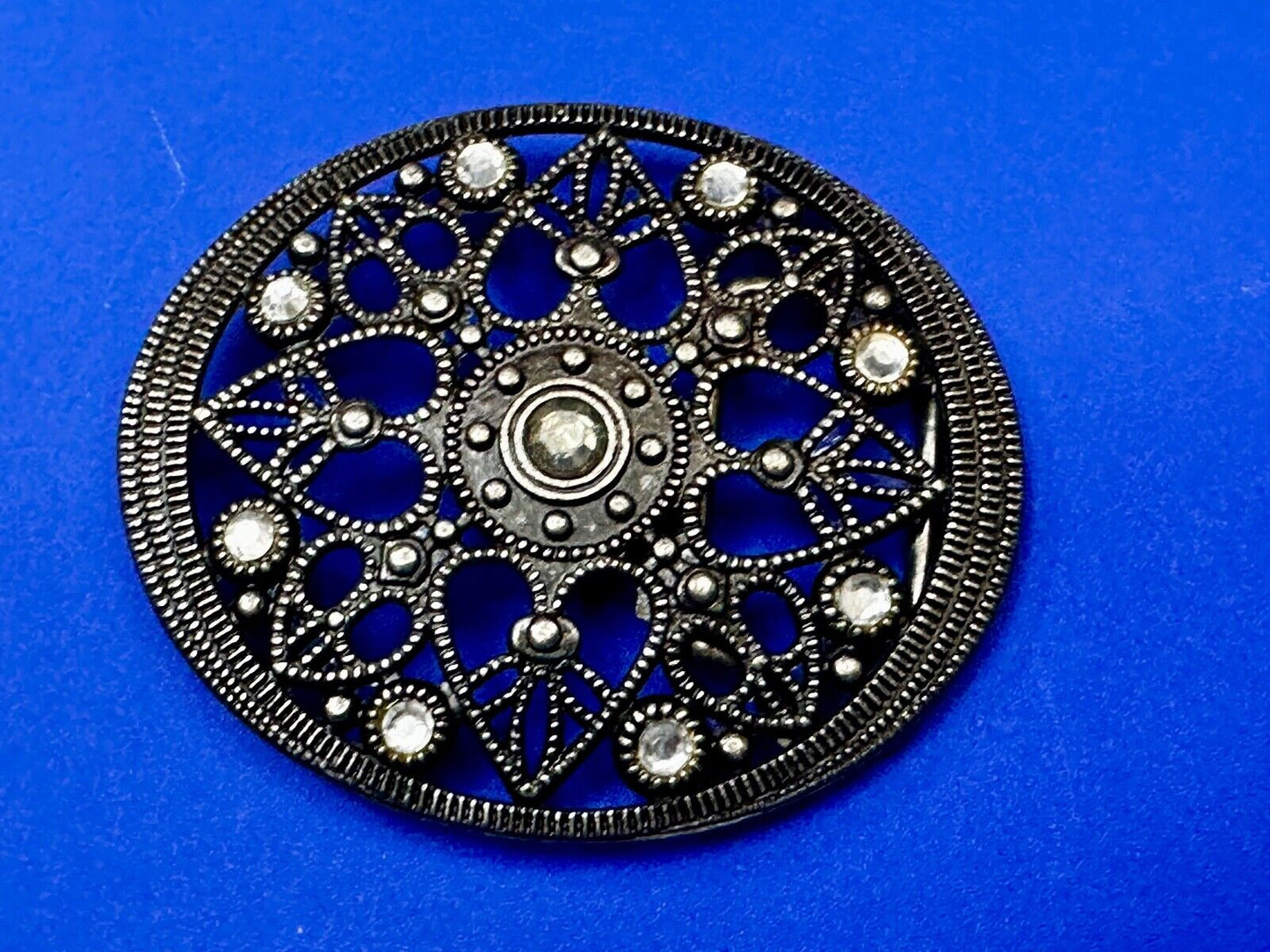 Beautiful Flower Design Rhinestone Accent Open Work Women's Belt Buckle