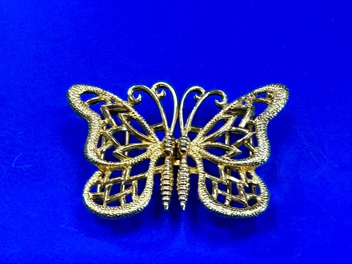 Beautiful BUTTERFLY gold tone two-piece interlocking Mimi Di N 1976 belt buckle