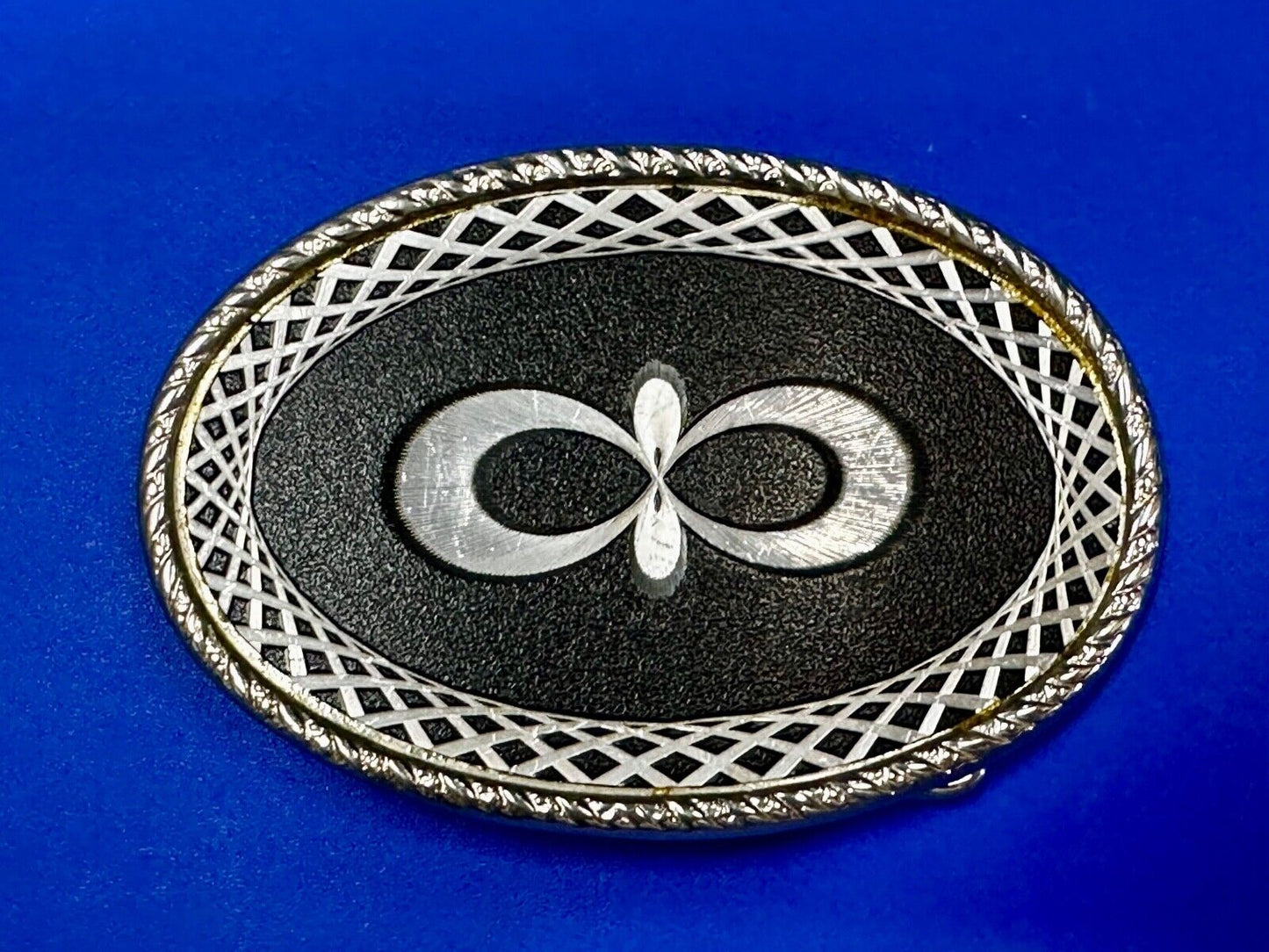 Vintage etched Figure 8 pattern on two tone Black & Silver Belt Buckle