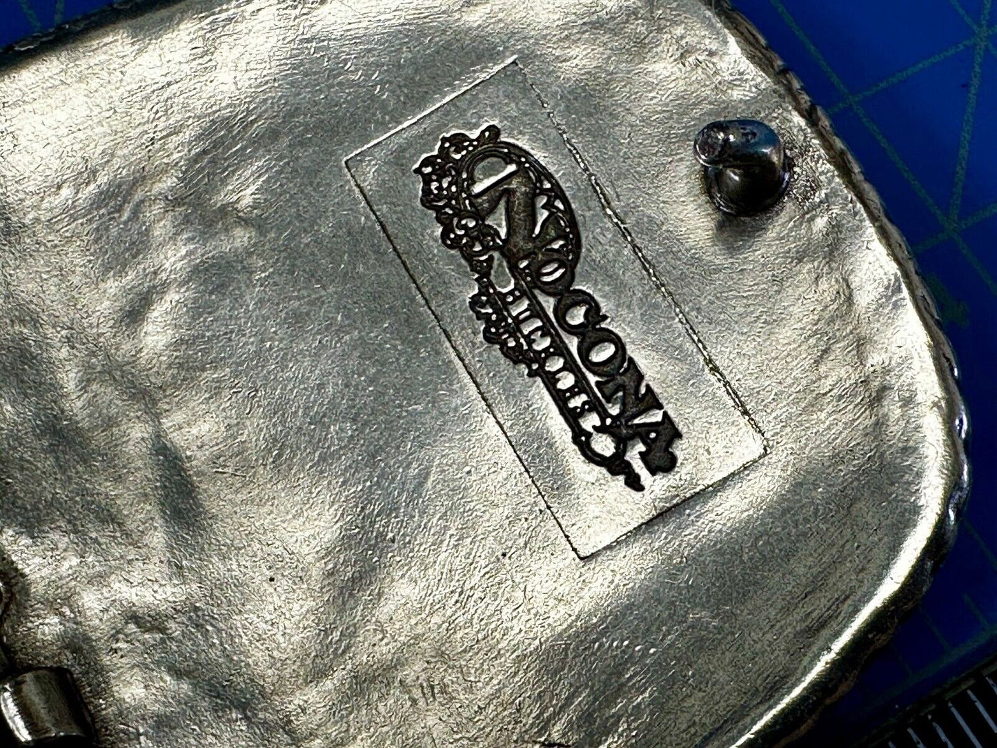 Beautiful Flower Leaf Swirl Floral Theme Silver Tone Belt Buckle -Nocona Buckles