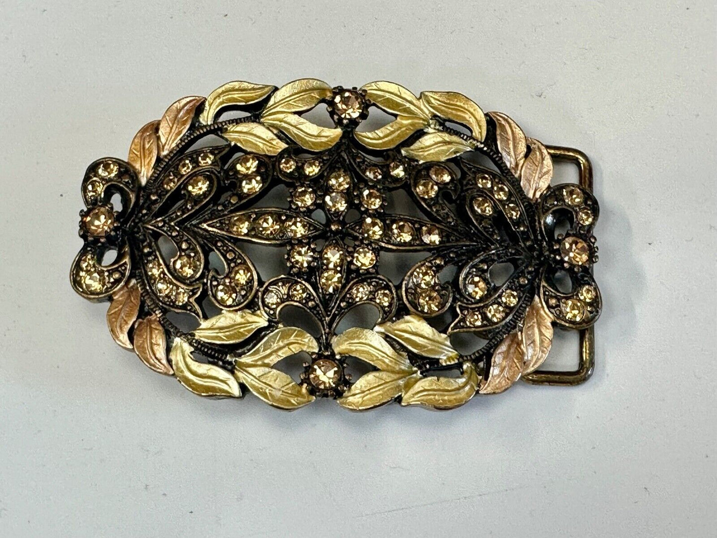 Awesome detail - Vintage see through swirl rhinestone pattern belt buckle