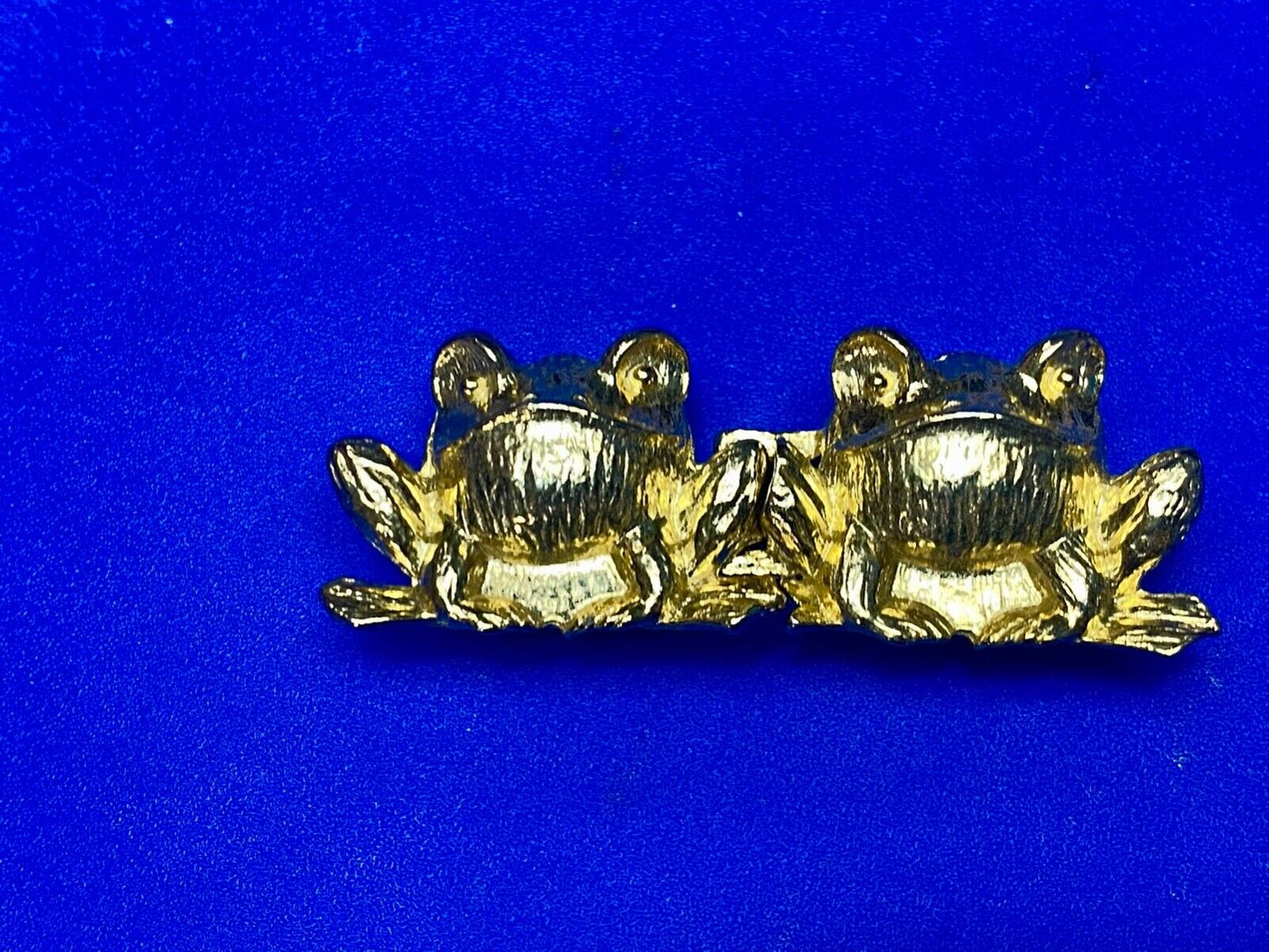 Adorable Leaping Frogs gold color interlocking belt buckle by JEANNIE BOUCHEVER