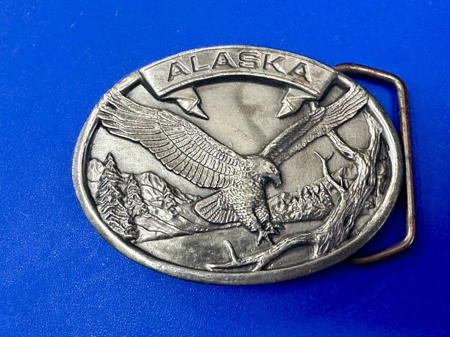 Alaska Eagle - Patriotic Flying Hunting Bird wings wide K66 Siskiyou belt buckle