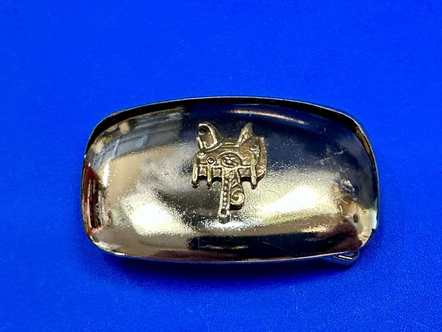 Beautiful two tone Horse Saddle on reflective western belt buckle