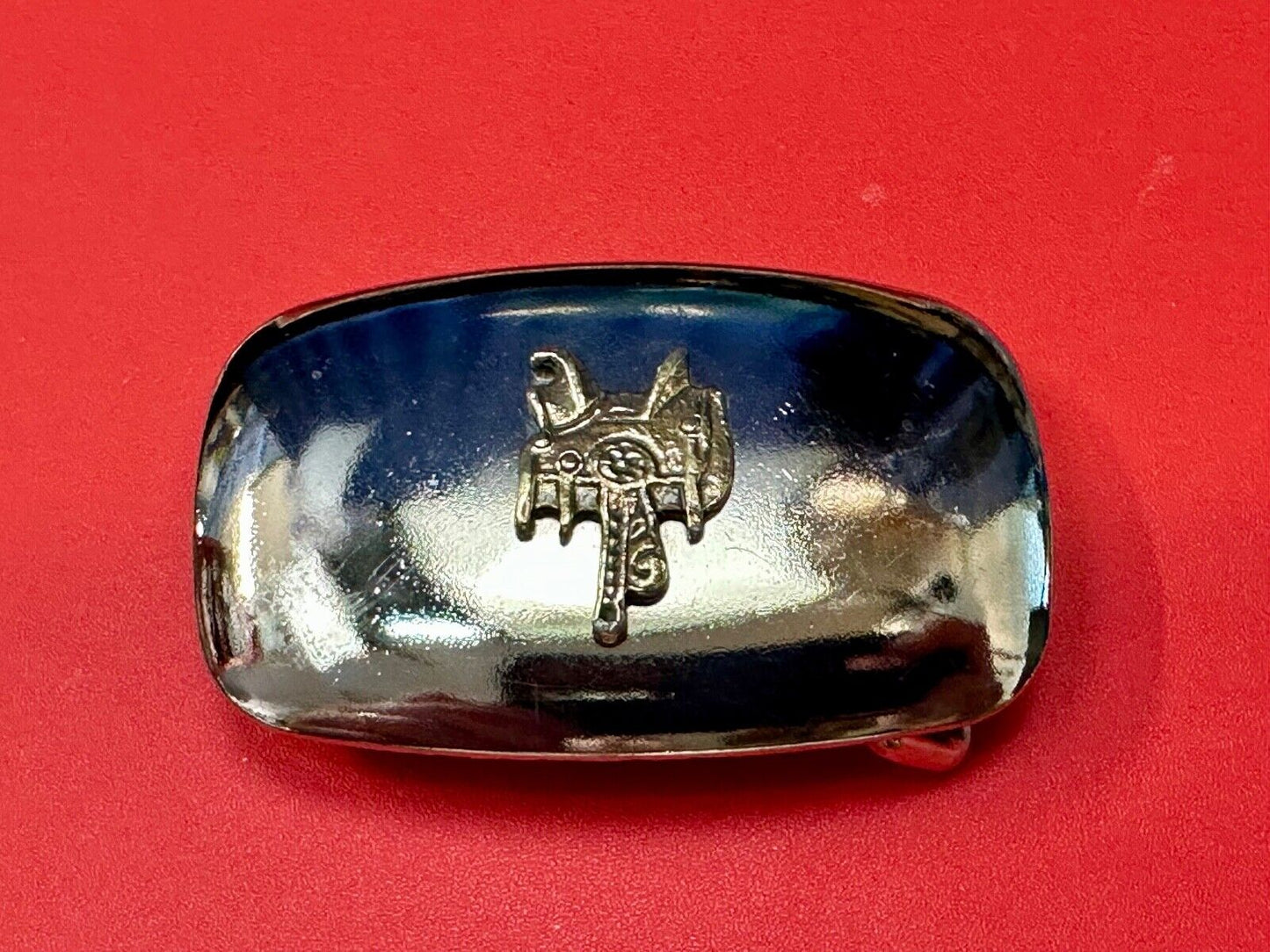 Beautiful two tone Horse Saddle on reflective western belt buckle