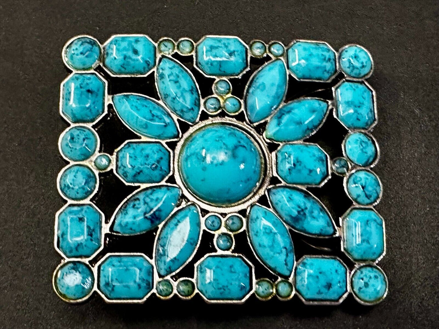 Beautiful Faux Flower Turquoise Stone Covered Hippie Vibe Western Belt Buckle