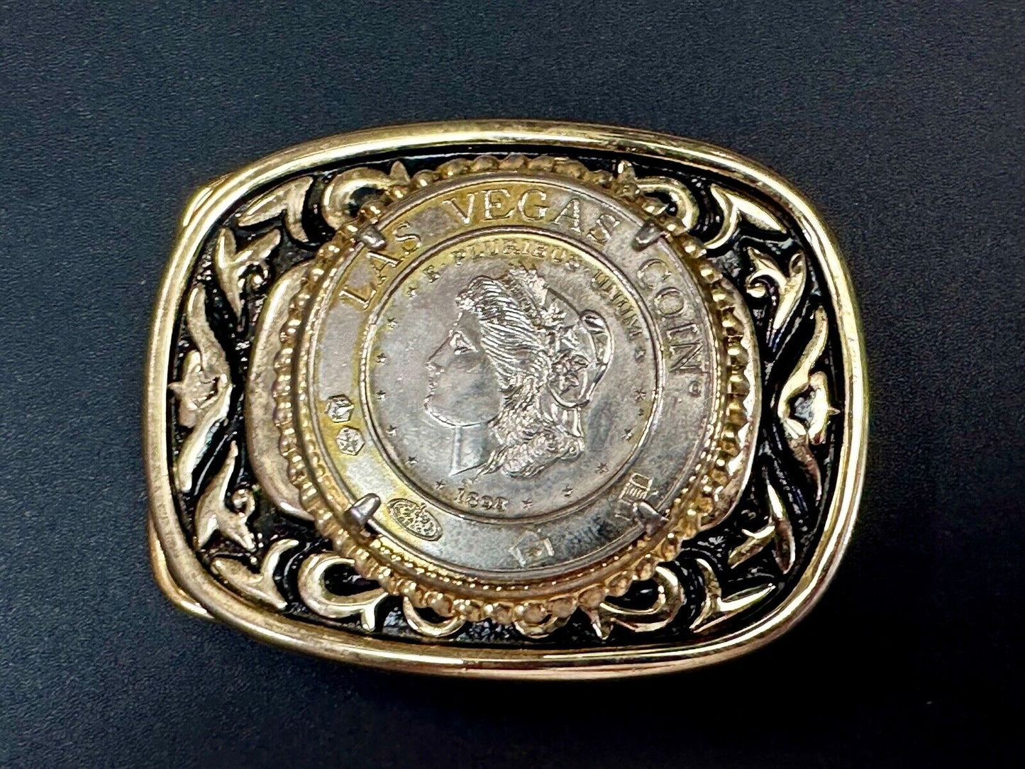 VINTAGE CASINO SOUVENIR LAS VEGAS NEVADA DOLLAR FAUX 1878 COIN METAL BELT BUCKLE