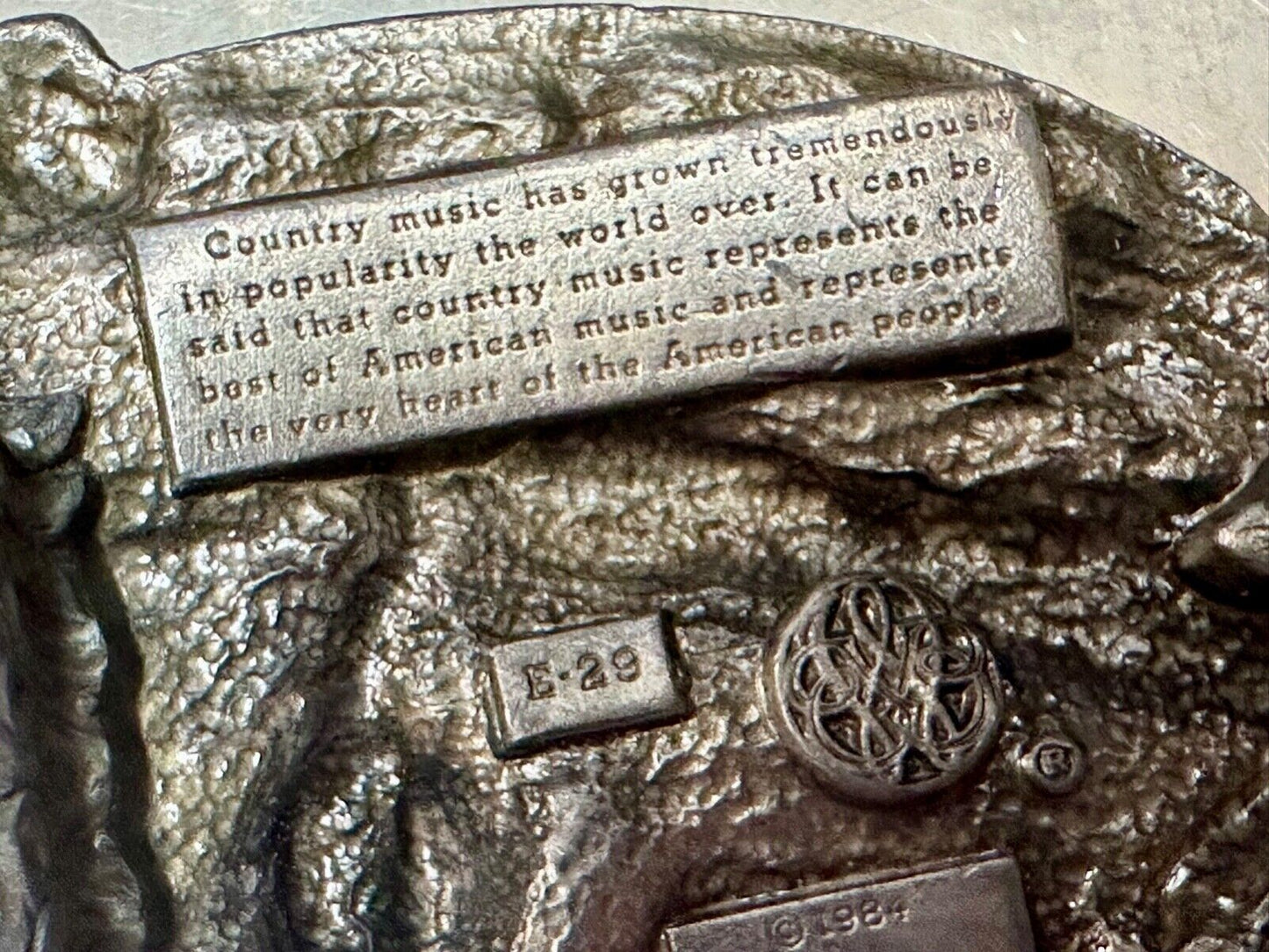 1984 Country Music - Guitar & Banjo pickers Vintage Siskiyou belt buckle E-29