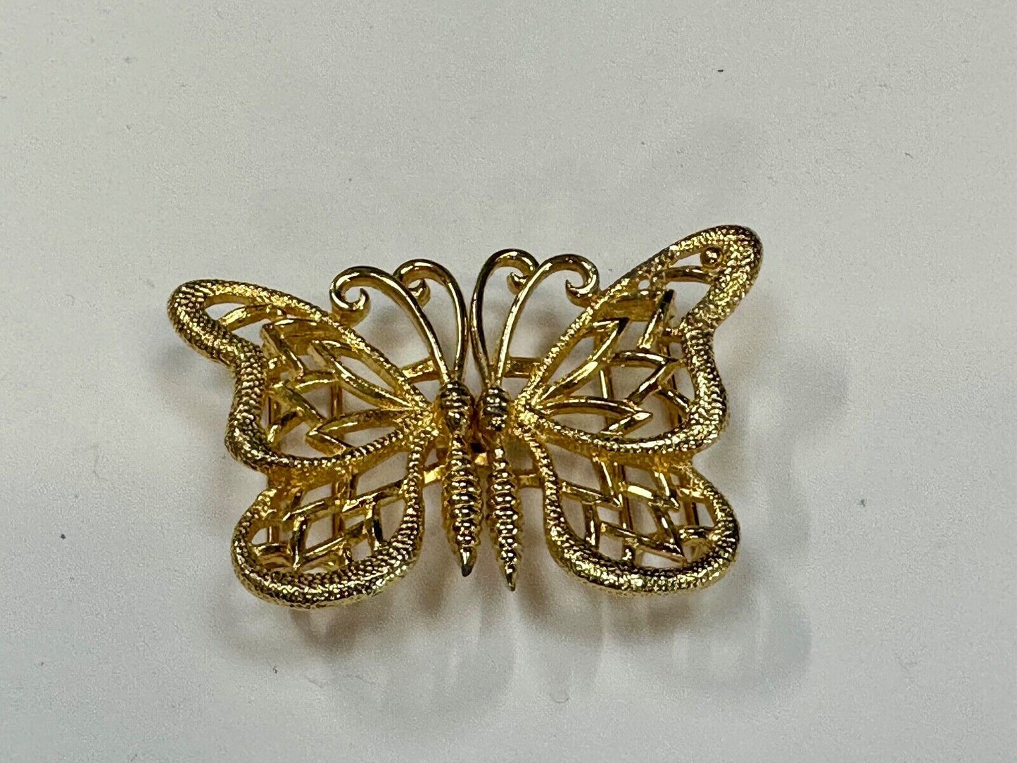 Beautiful BUTTERFLY gold tone two-piece interlocking Mimi Di N 1976 belt buckle