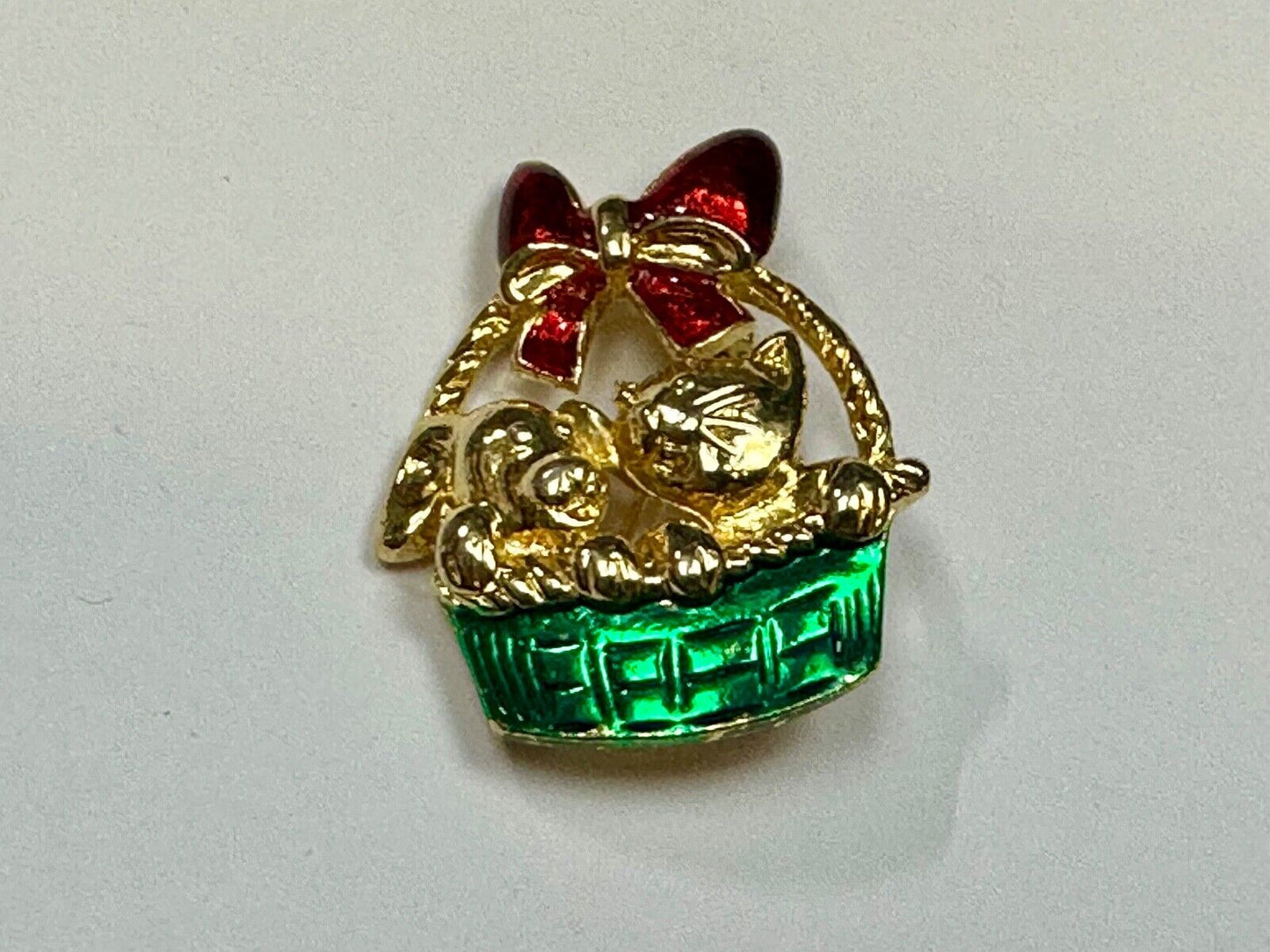 Vintage Christmas Kitten in Basket Green Red Gold Tone Holiday Brooch Pin