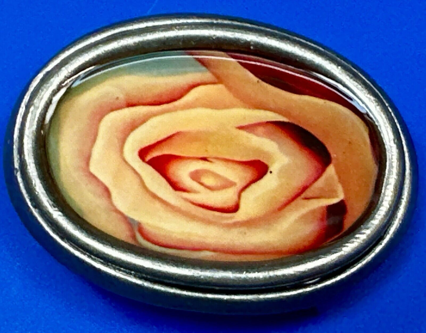 Beautiful Flower Rose Picture on Vintage Oval Women Belt Buckle by KBD