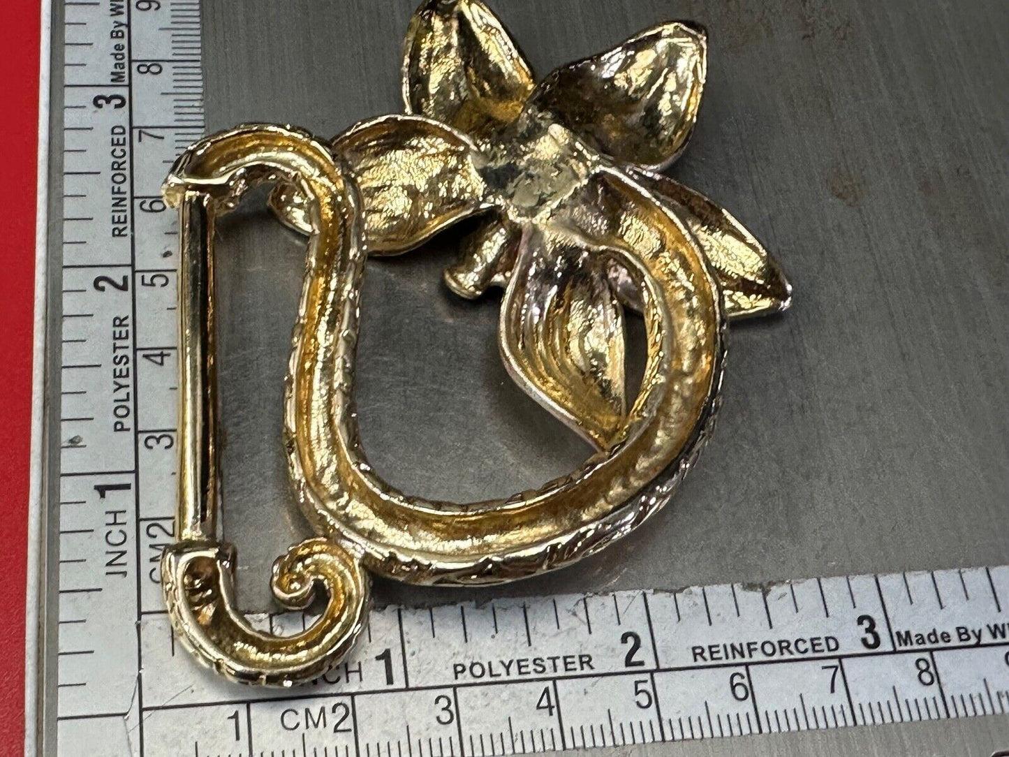 Beautiful flower cutout jeweled brushed enamel cutout belt buckle