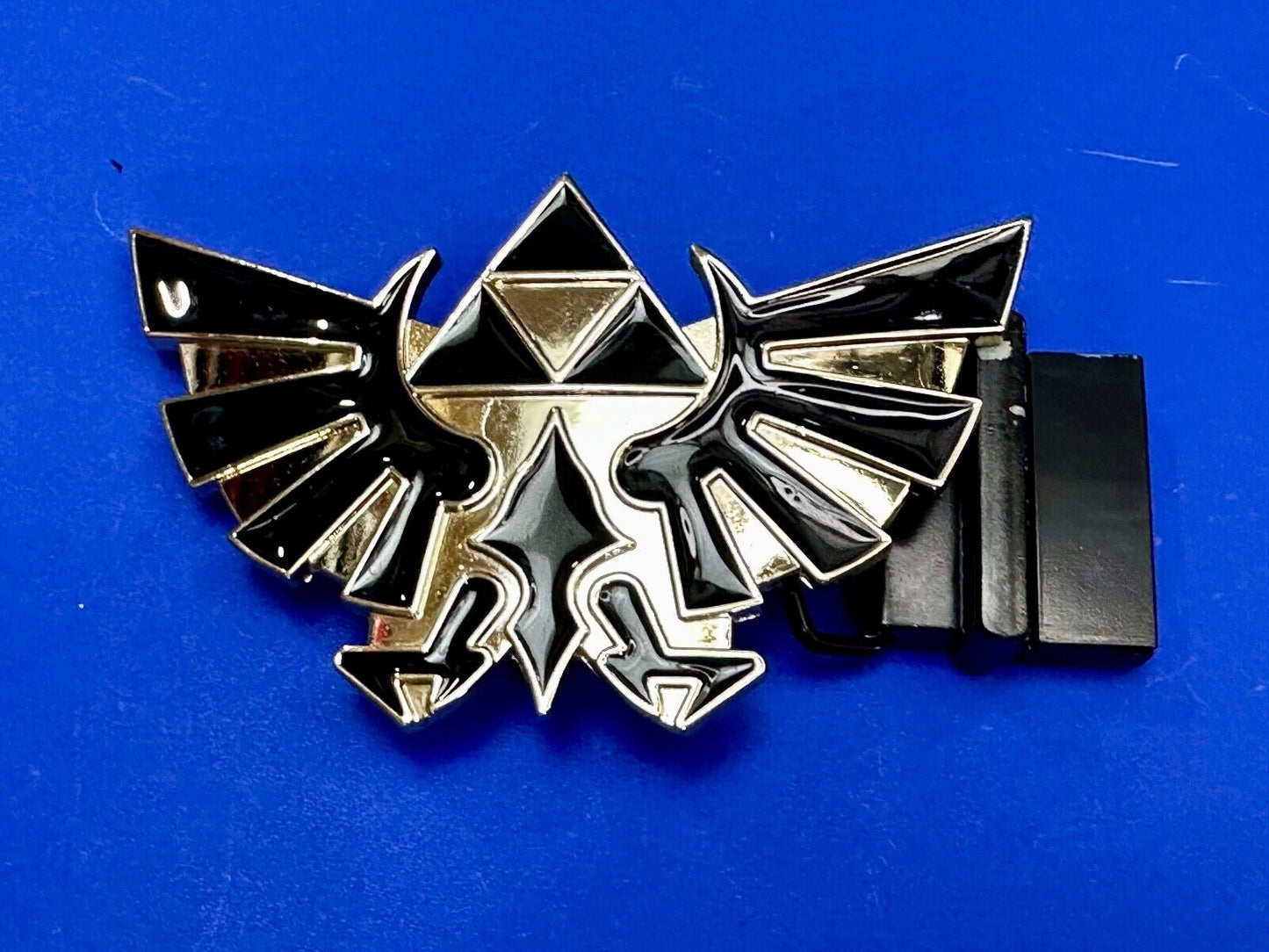 The Legend Of Zelda Triforce Nintendo 2011 Belt Buckle with buckle extender