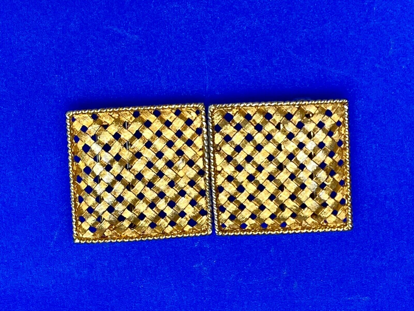 Basket Weave Pattern rectangular Interlocking two piece belt buckle