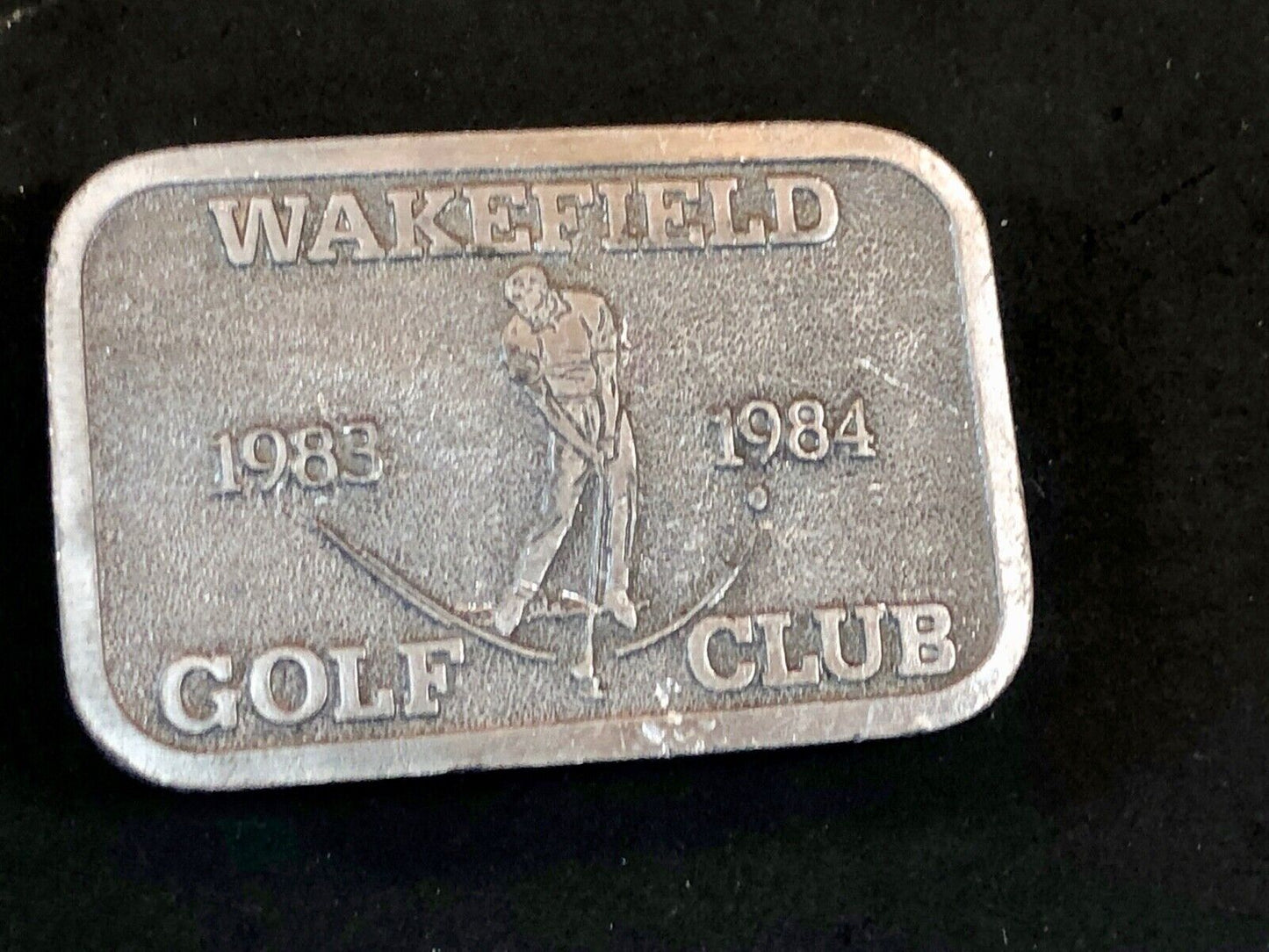 Vintage 1984 - WAKEFIELD golf country club belt buckle