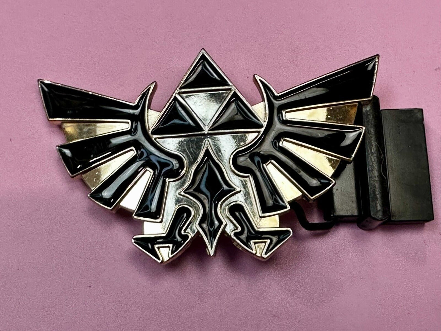 The Lengend of Zelda Twilight Princess Triforce Logo Belt Buckle TM2011 Nintendo