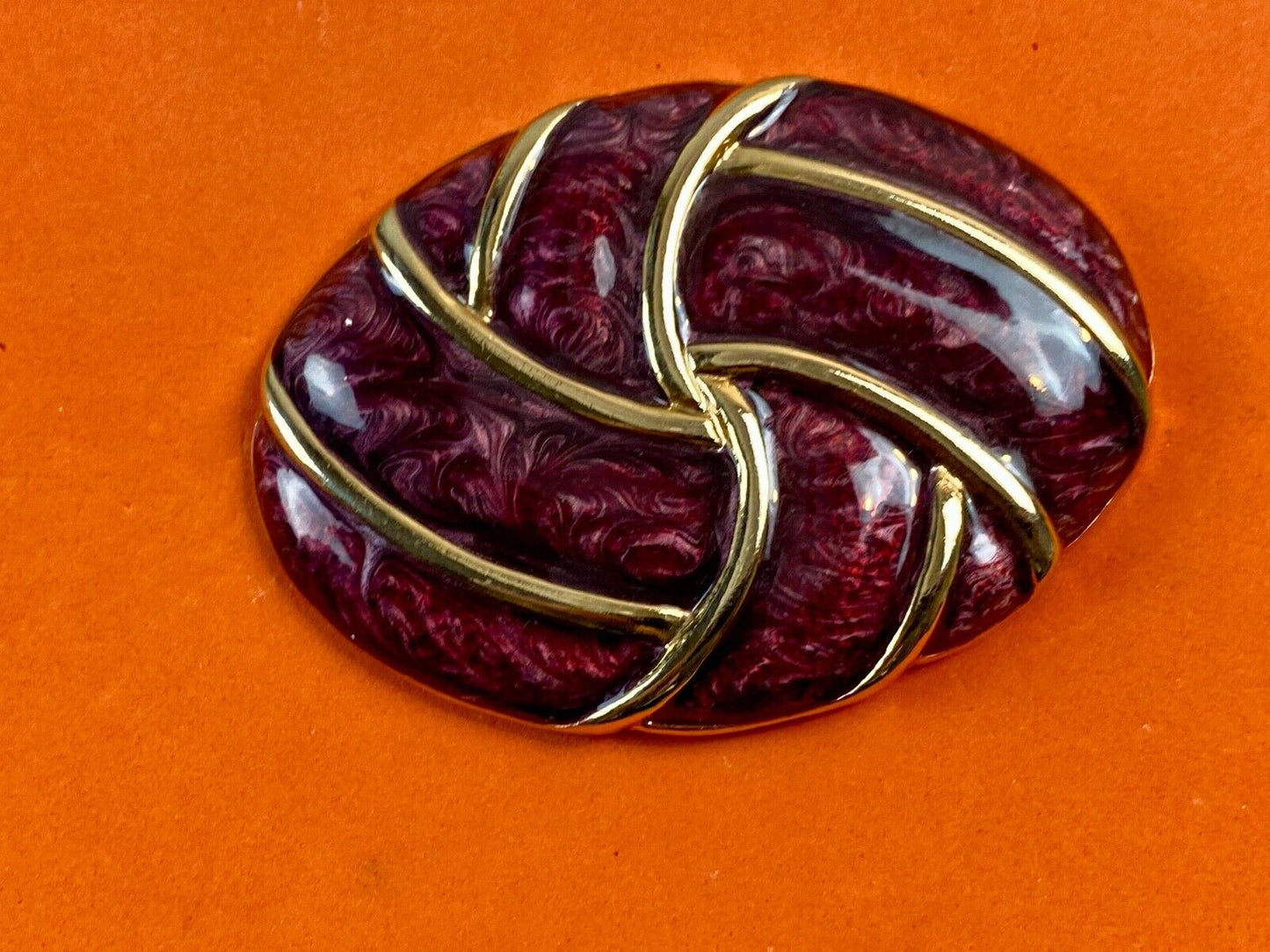 Vintage 80'S Red gold tone Scarf Belt enamel Clip signed Day-Lor