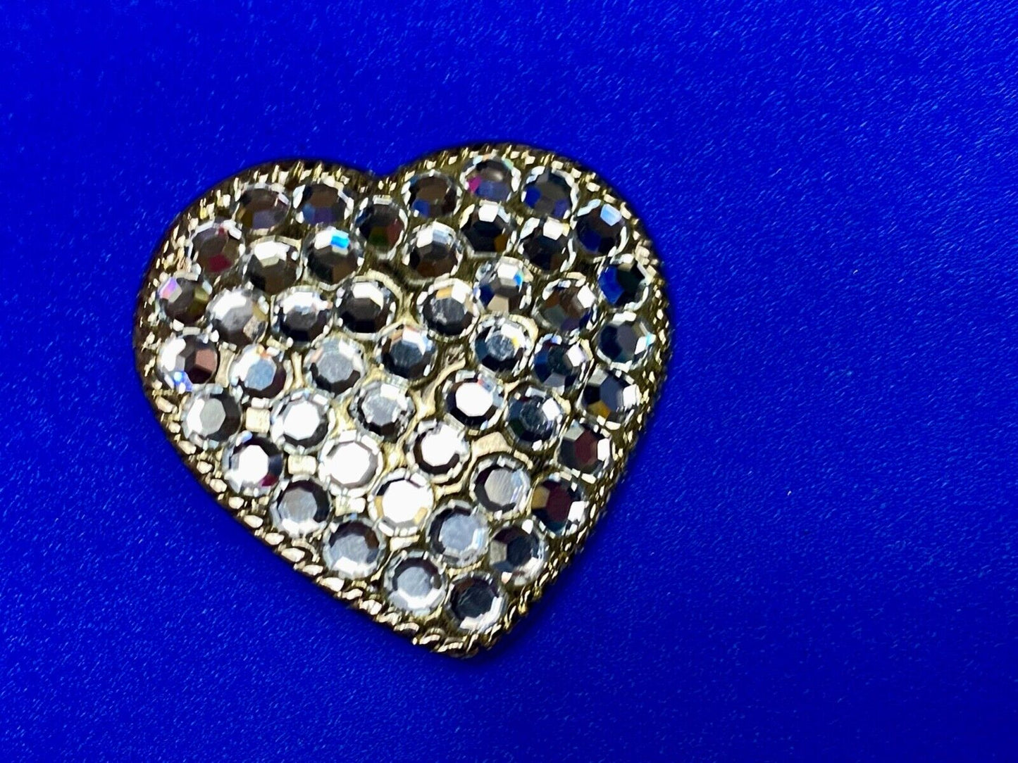 Beautiful Jeweled Rhinestone covered HEART belt buckle