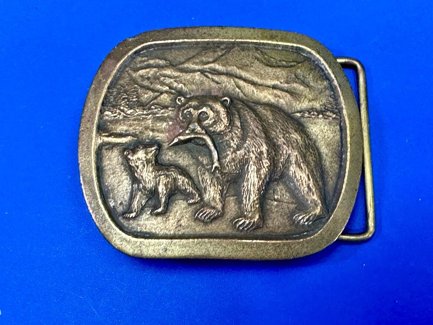 Black Bear with Cub learning to Fish vintage Indiana Metal Craft belt buckle