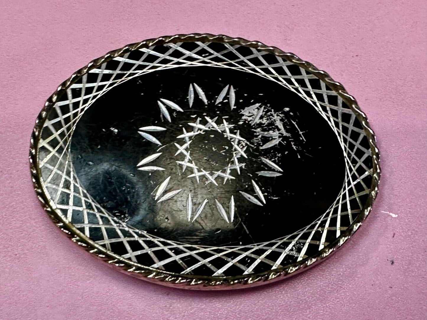Black & Silver Color Starburst Spirograph Flower Pattern Western Belt Buckle - W