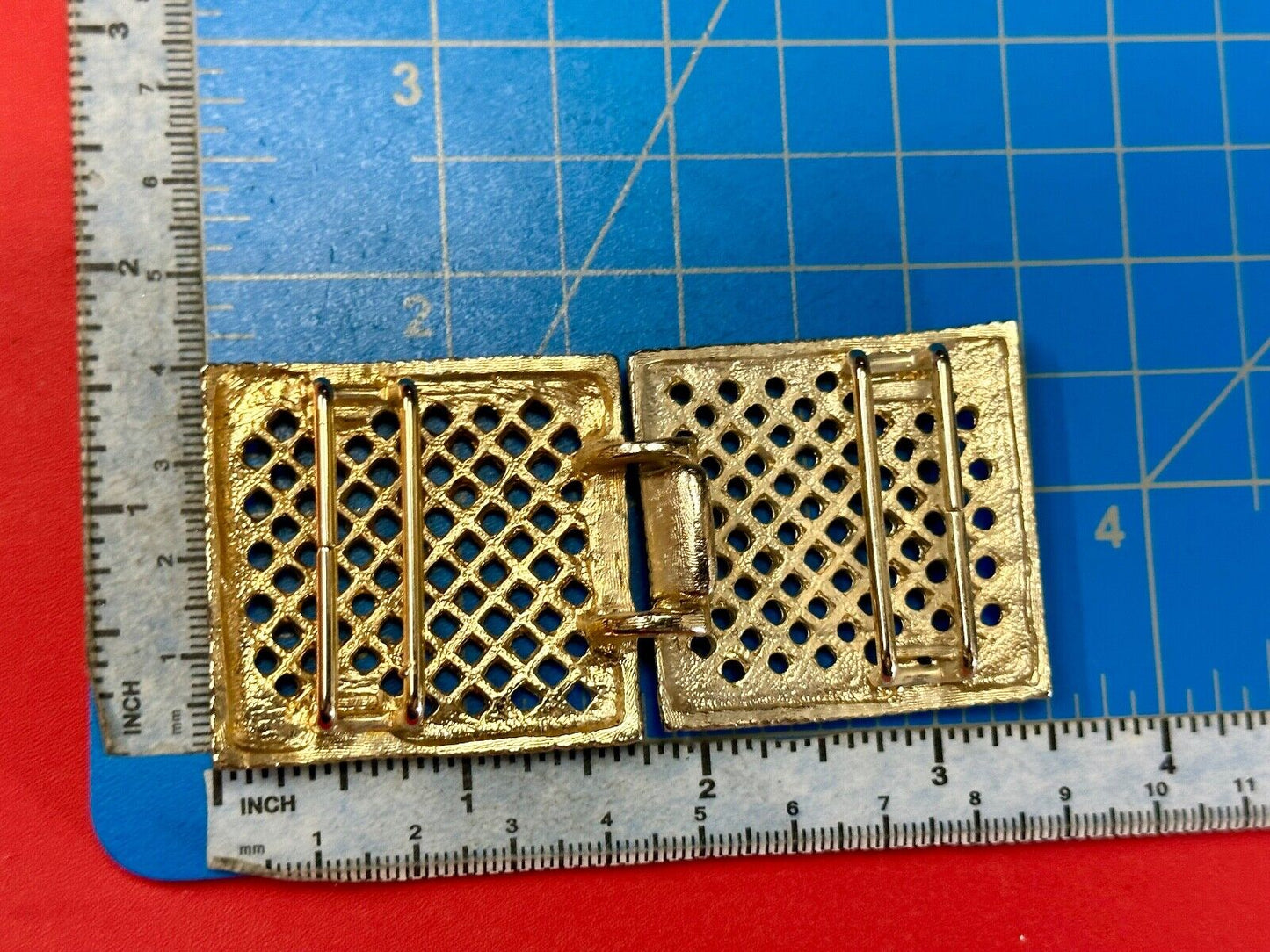 Basket Weave Pattern Vintage Two-piece interlocking gold tone belt buckle