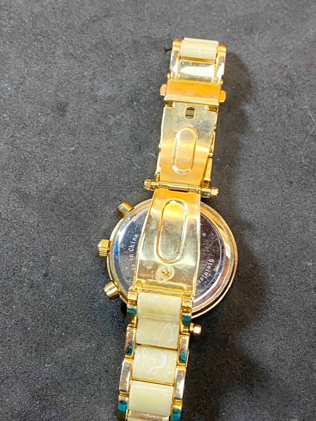 Beautiful Gold Tone Women's Watch 16781 A - Working Well